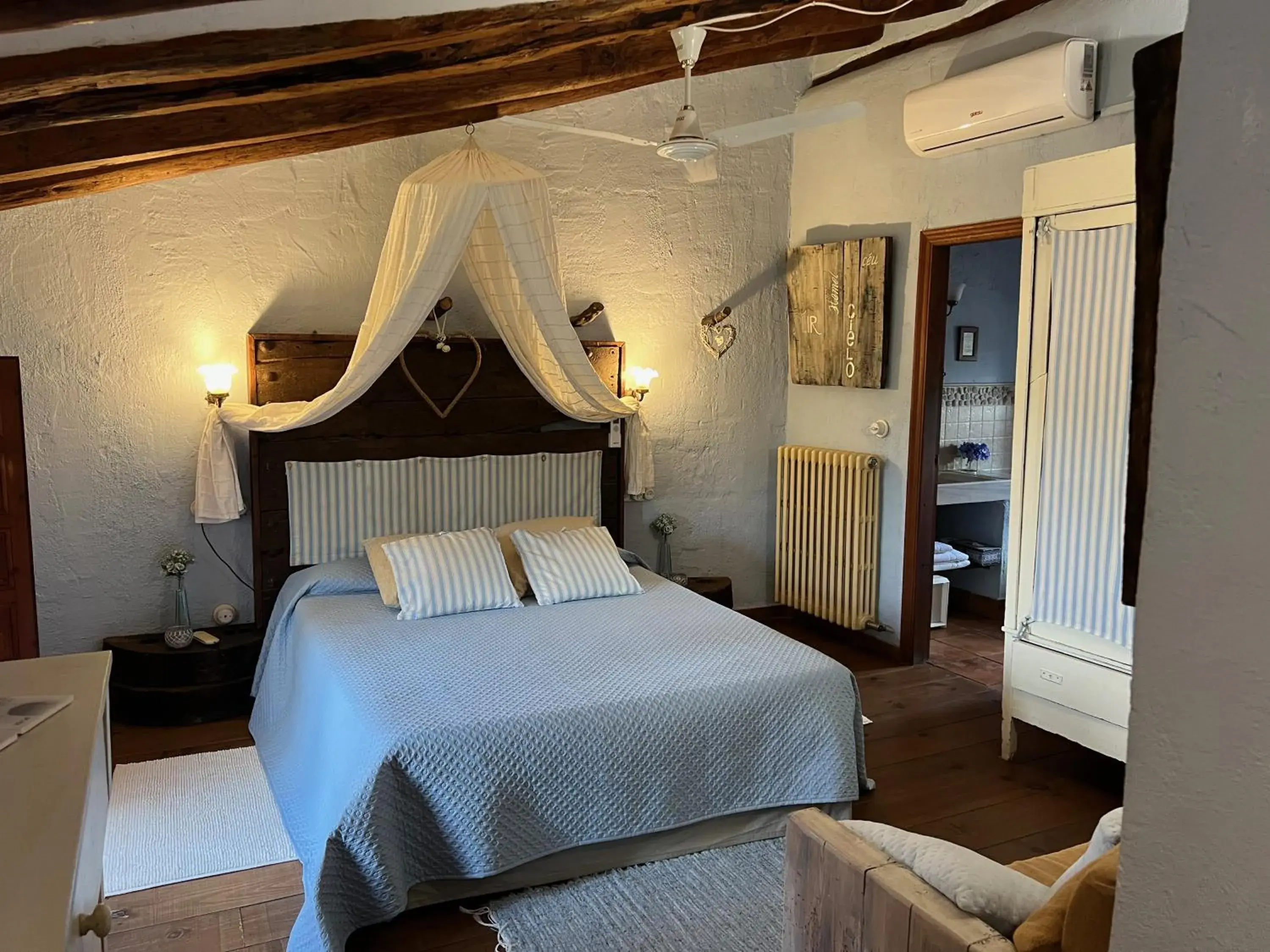 Deluxe Double Room in Les Vinyes Alojamiento Rural Boutique & SPA Deluxe Double Room in Les Vinyes Alojamiento Rural Boutique & SPA