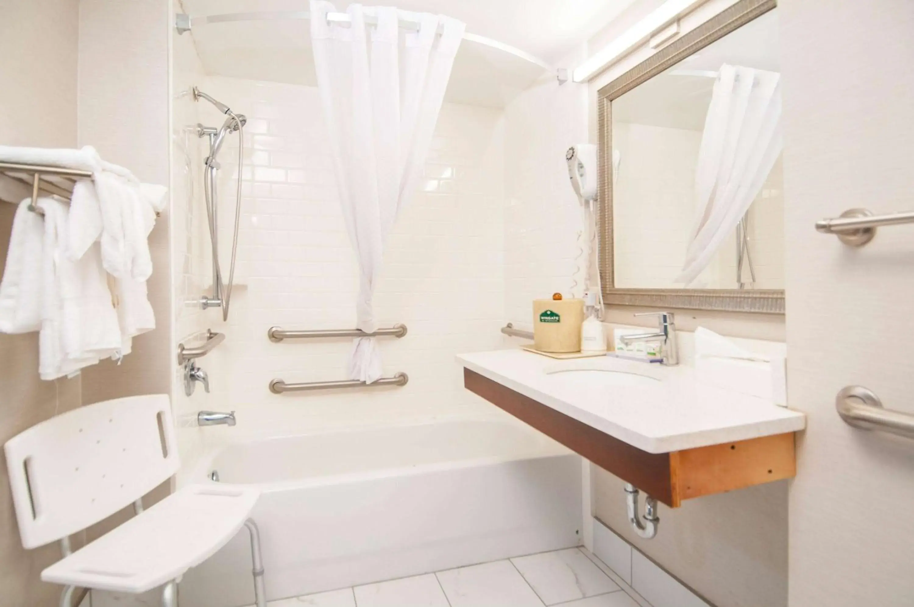 King Room - Disability Access - Non-Smoking in Wingate by Wyndham Tuscaloosa King Room - Disability Access - Non-Smoking in Wingate by Wyndham Tuscaloosa