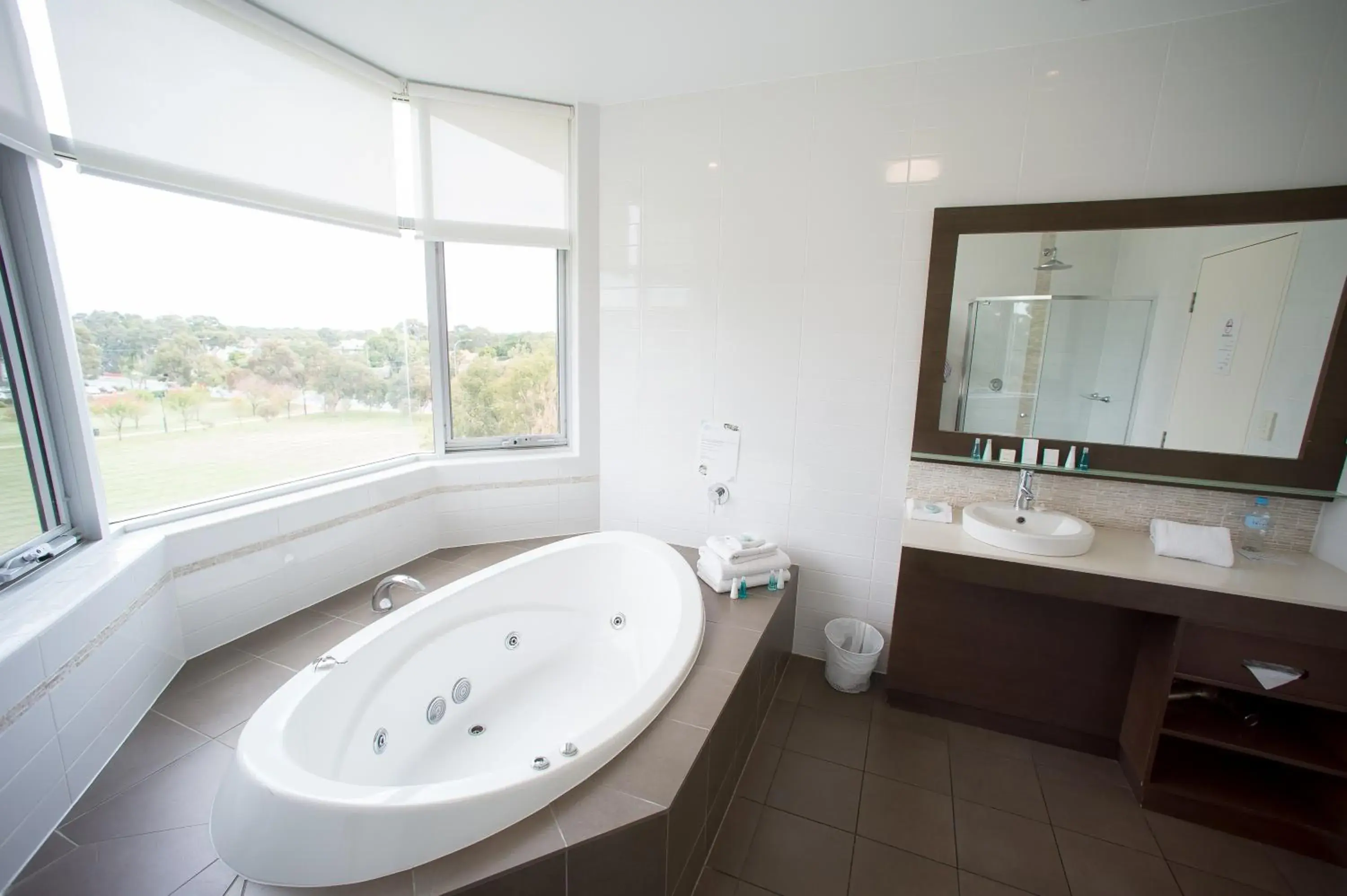 Deluxe King Room in Sfera's Park Suites & Convention Centre Deluxe King Room in Sfera's Park Suites & Convention Centre