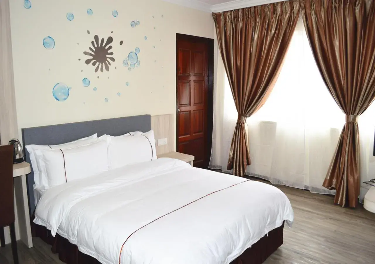 Deluxe Queen Room in Angsoka Hotel Deluxe Queen Room in Angsoka Hotel