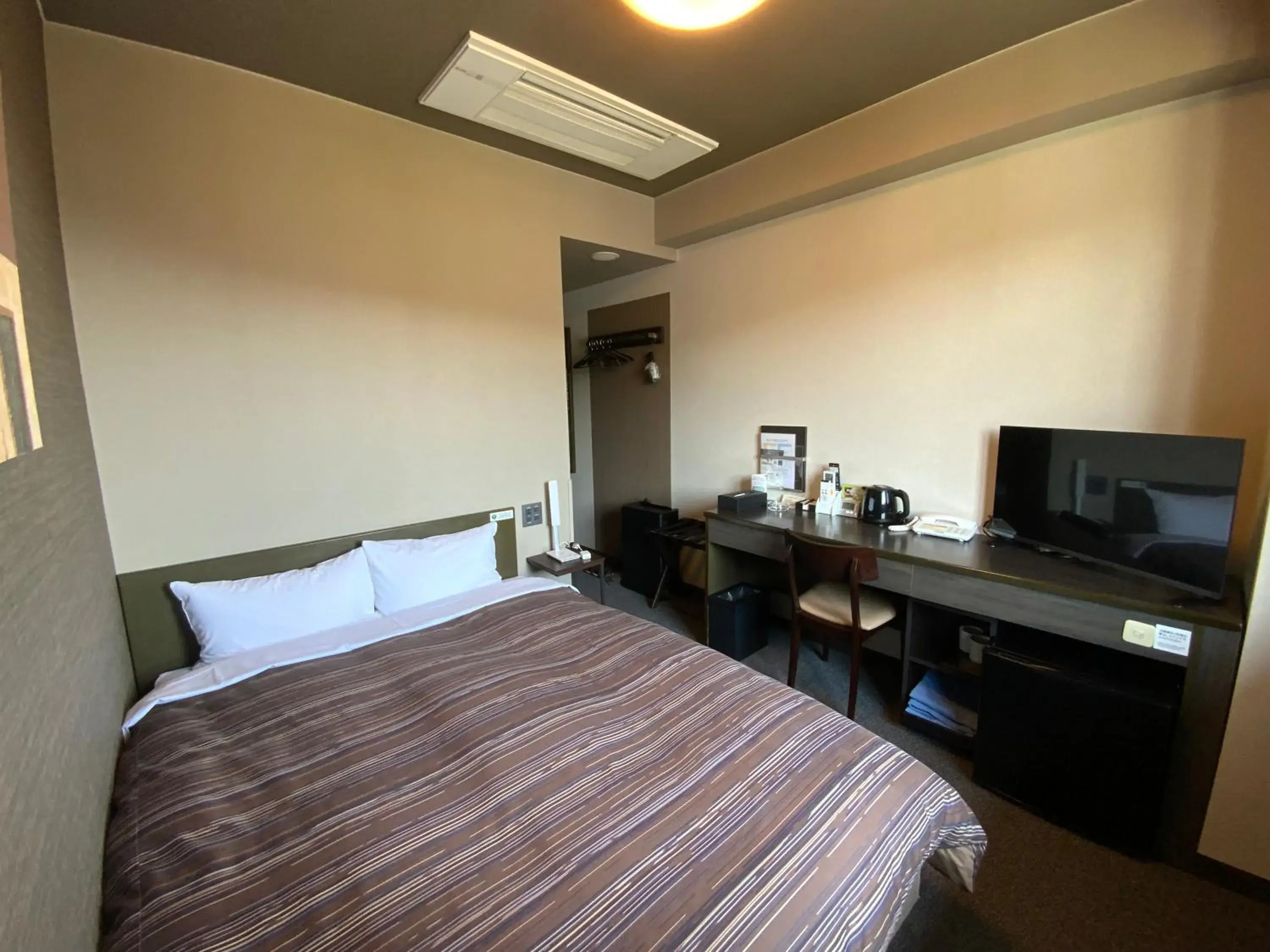 Double Room - single occupancy - Non-Smoking in Hotel Route-Inn Nakano Double Room - single occupancy - Non-Smoking in Hotel Route-Inn Nakano
