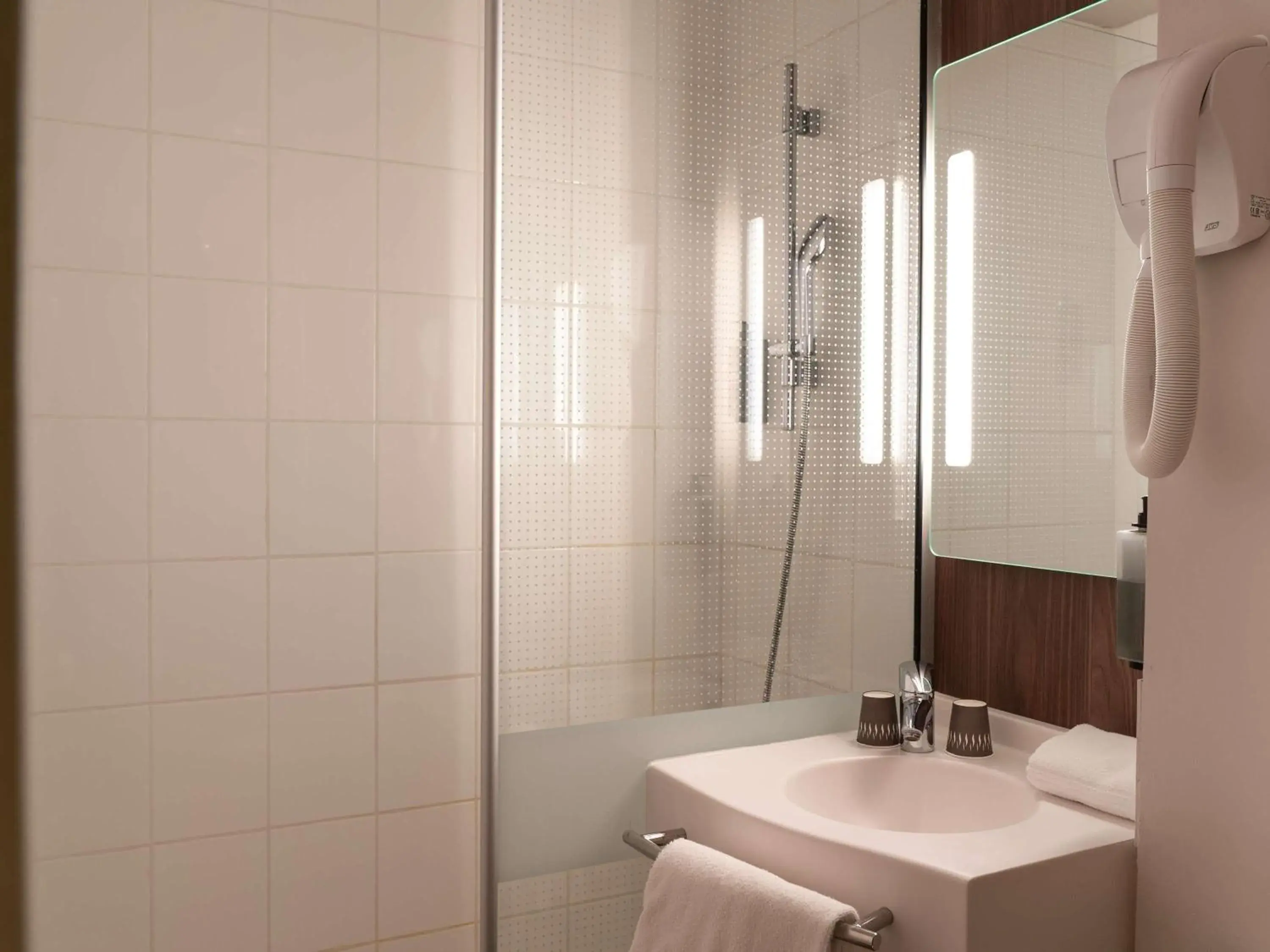 Standard Twin Room in IBIS STYLES Rouen Parc Expos Zenith Standard Twin Room in IBIS STYLES Rouen Parc Expos Zenith