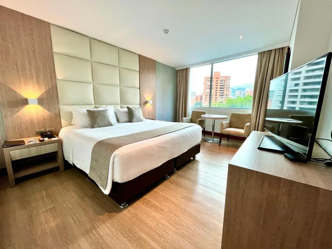 Suite - single occupancy in Hotel San Fernando Plaza Suite - single occupancy in Hotel San Fernando Plaza