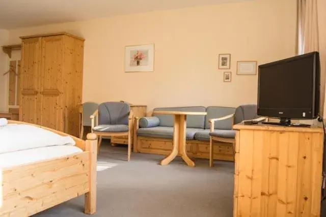 Large Double Room in Bürger- und Berggasthaus Scheibenberg Large Double Room in Bürger- und Berggasthaus Scheibenberg