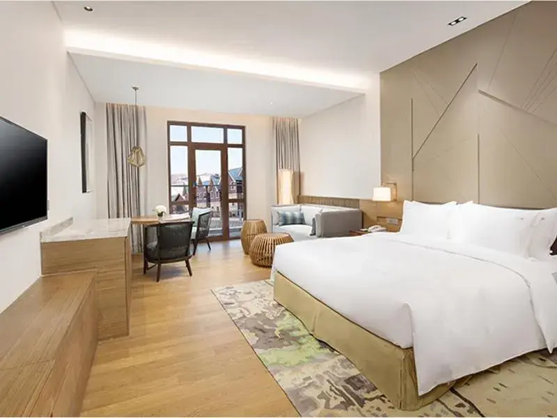 Standard King Room - High Floor in Holiday Inn Resort Zhangjiakou Chongli, an IHG Hotel Standard King Room - High Floor in Holiday Inn Resort Zhangjiakou Chongli, an IHG Hotel