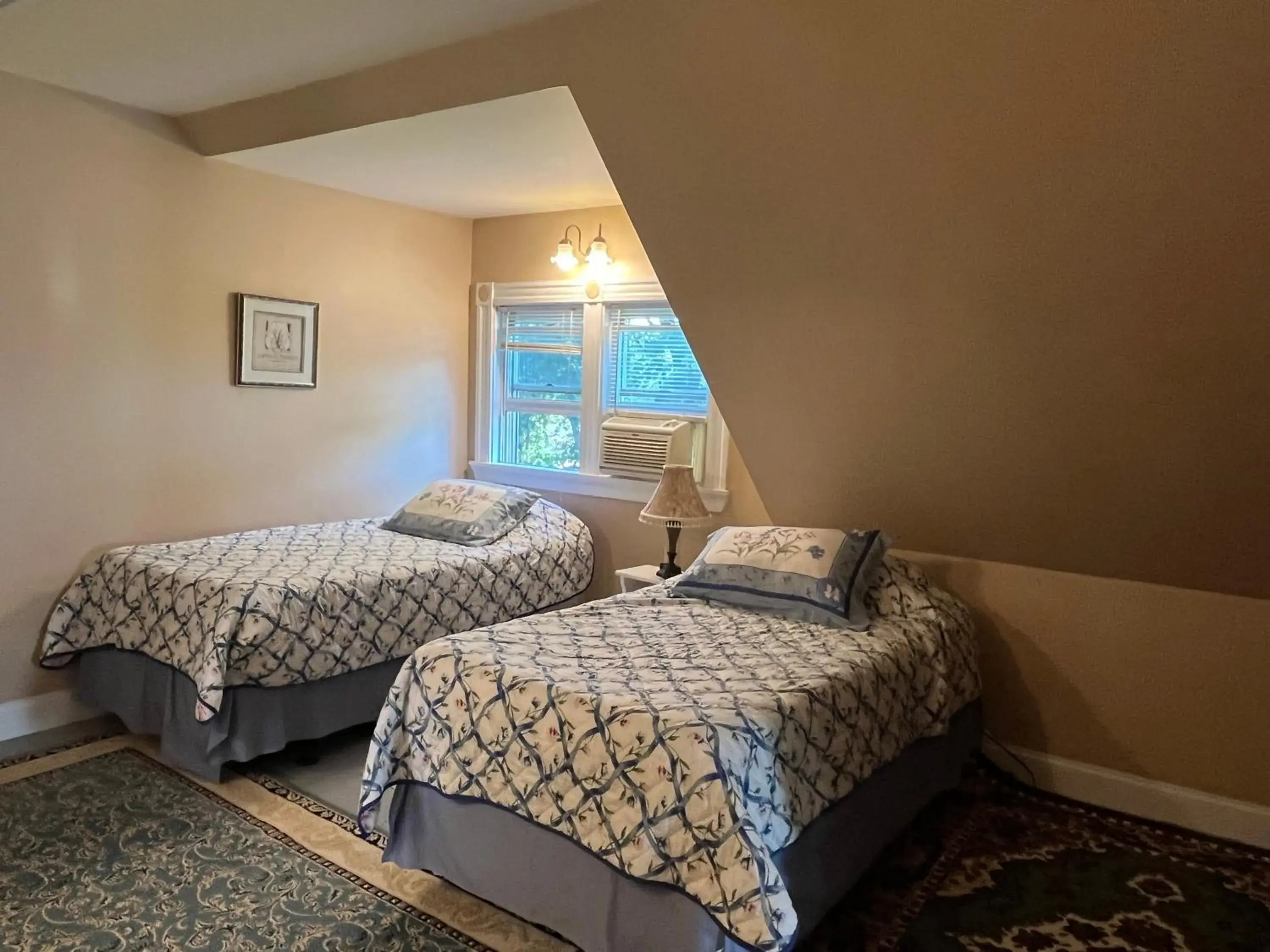 Twin Room in Cheney House Bed & Breakfast Twin Room in Cheney House Bed & Breakfast