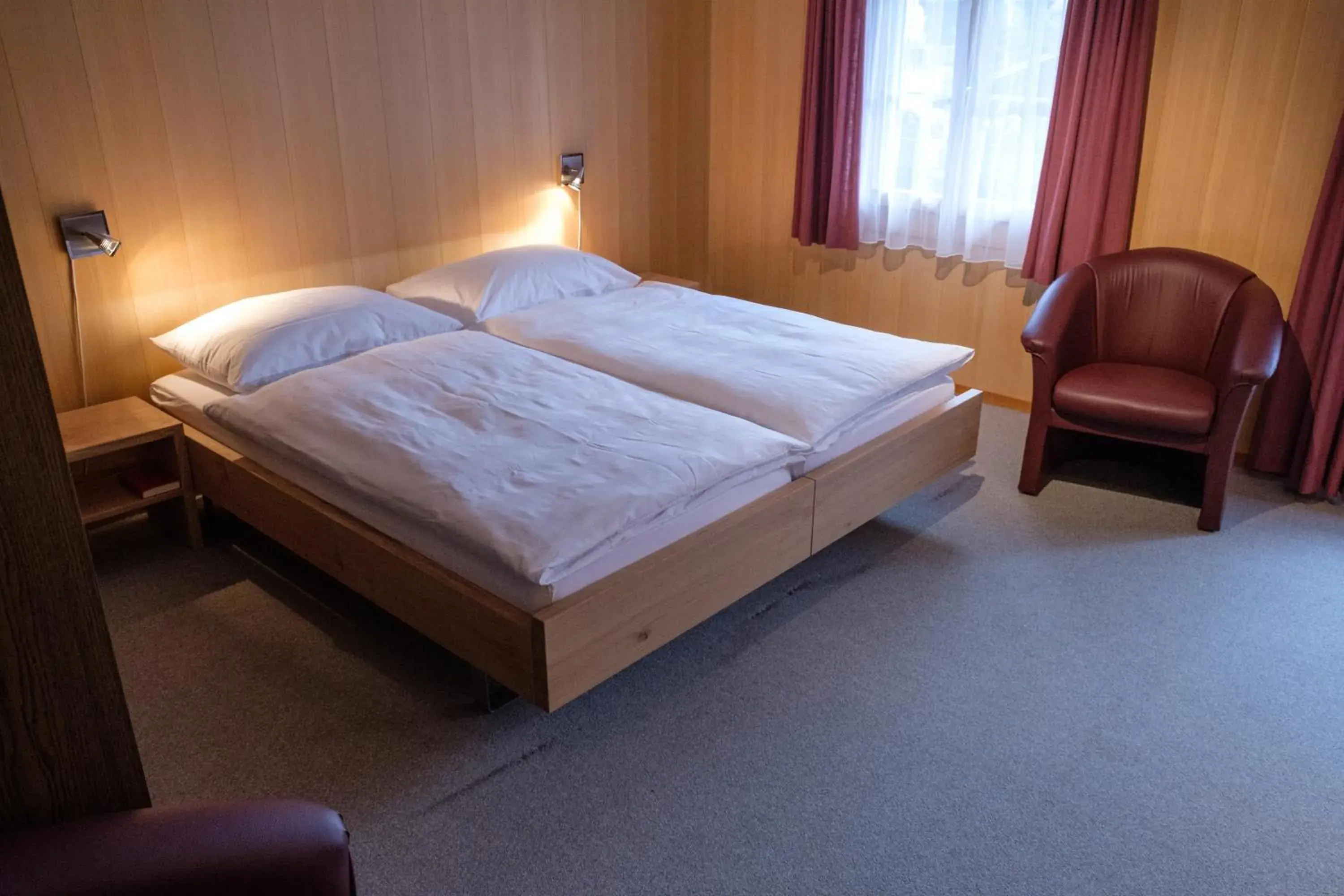 Double Room with Shared Bathroom - single occupancy in Hotel Garni Alpenruh Double Room with Shared Bathroom - single occupancy in Hotel Garni Alpenruh