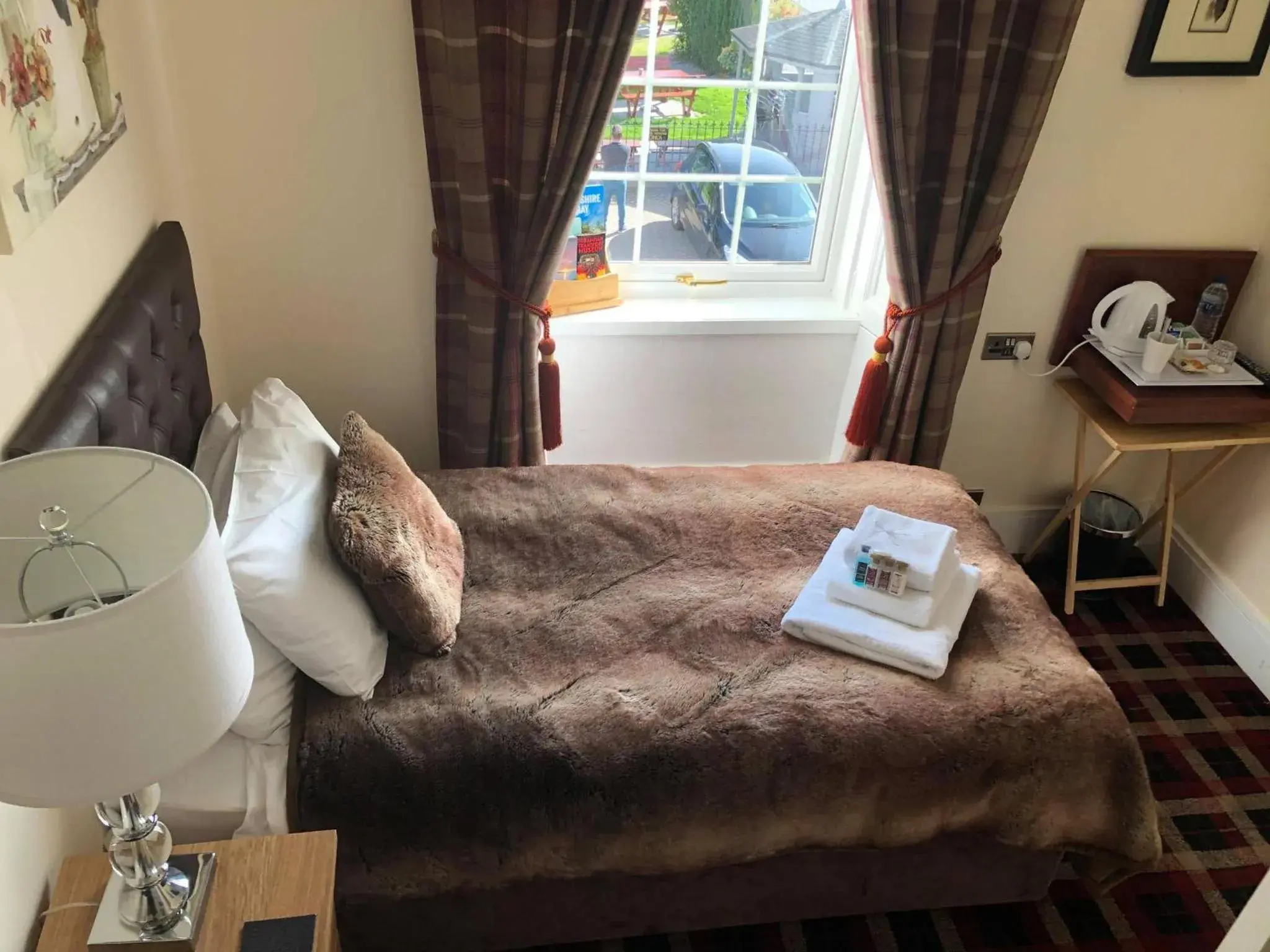 Single Room - single occupancy in Haughton Arms Hotel Single Room - single occupancy in Haughton Arms Hotel