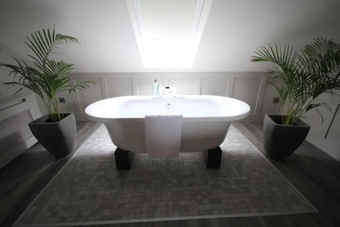 Grand Suite in Quinlan & Cooke Boutique Townhouse and QCs Seafood Restaurant Grand Suite in Quinlan & Cooke Boutique Townhouse and QCs Seafood Restaurant