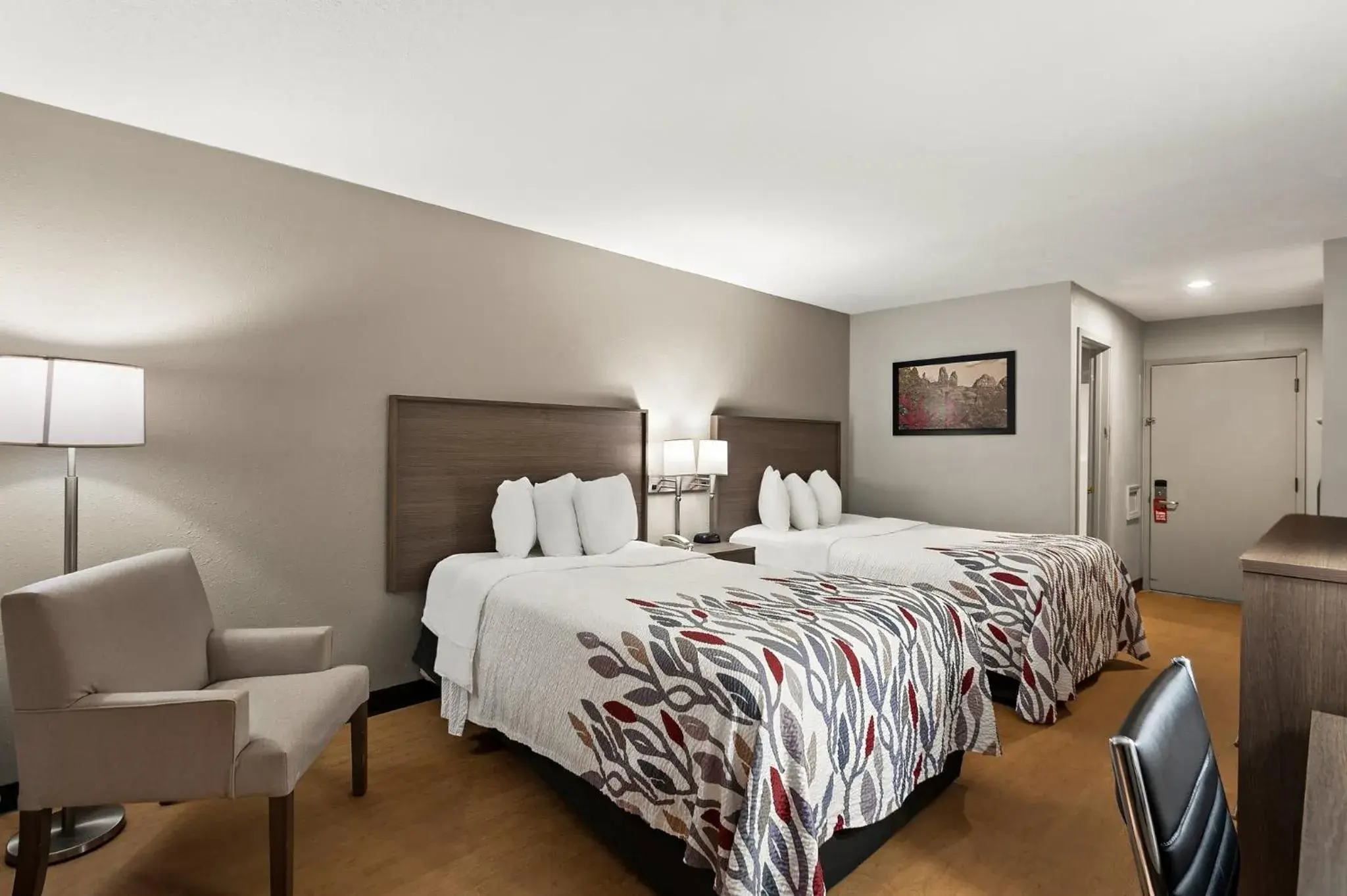 Deluxe Double Room with Two Double Beds Smoke Free in Red Roof Inn Martinsburg Deluxe Double Room with Two Double Beds Smoke Free in Red Roof Inn Martinsburg