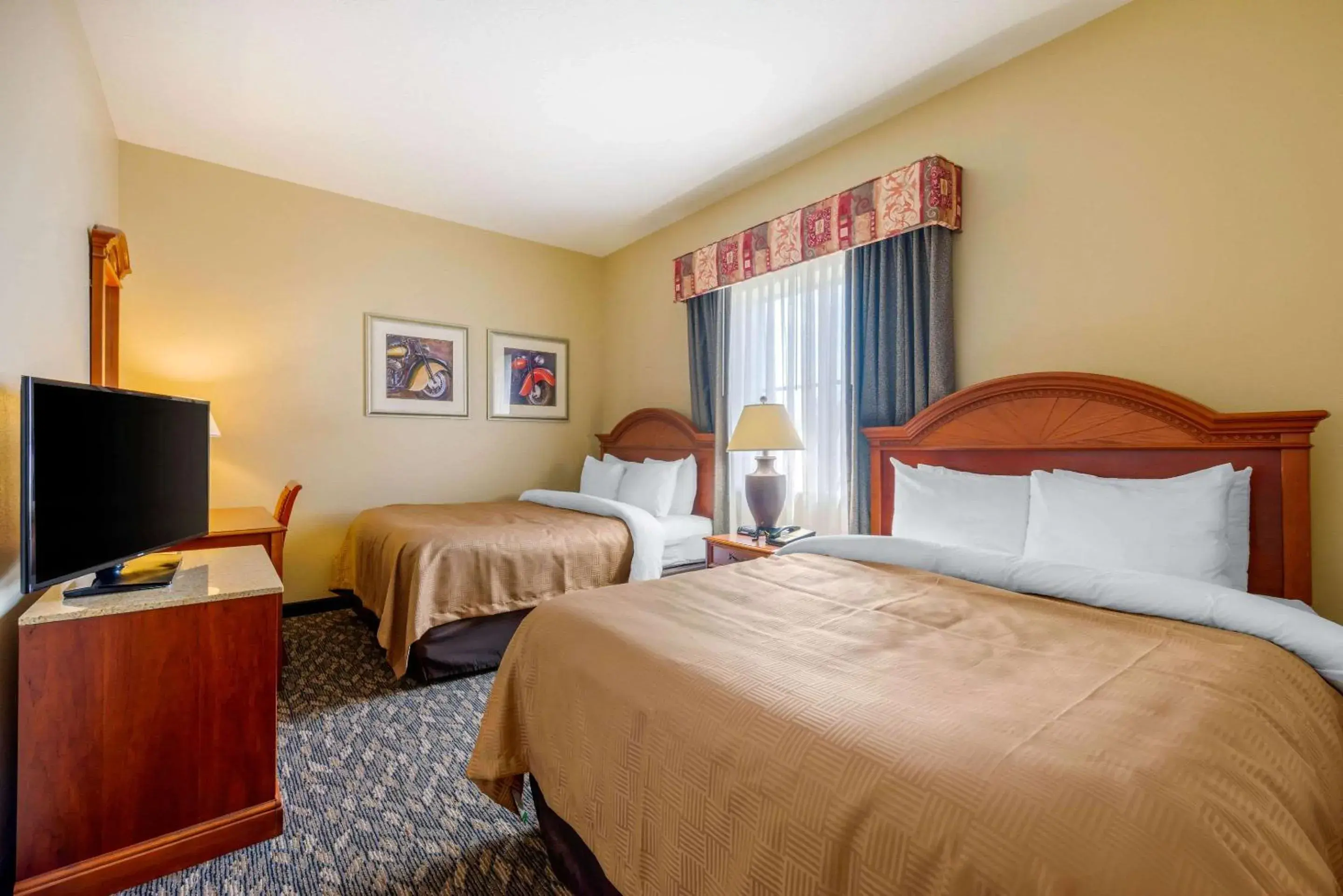 Queen Room with Two Queen Beds and Sofa Bed - Non-Smoking in Clarion Inn Ormond Beach at Destination Daytona Queen Room with Two Queen Beds and Sofa Bed - Non-Smoking in Clarion Inn Ormond Beach at Destination Daytona