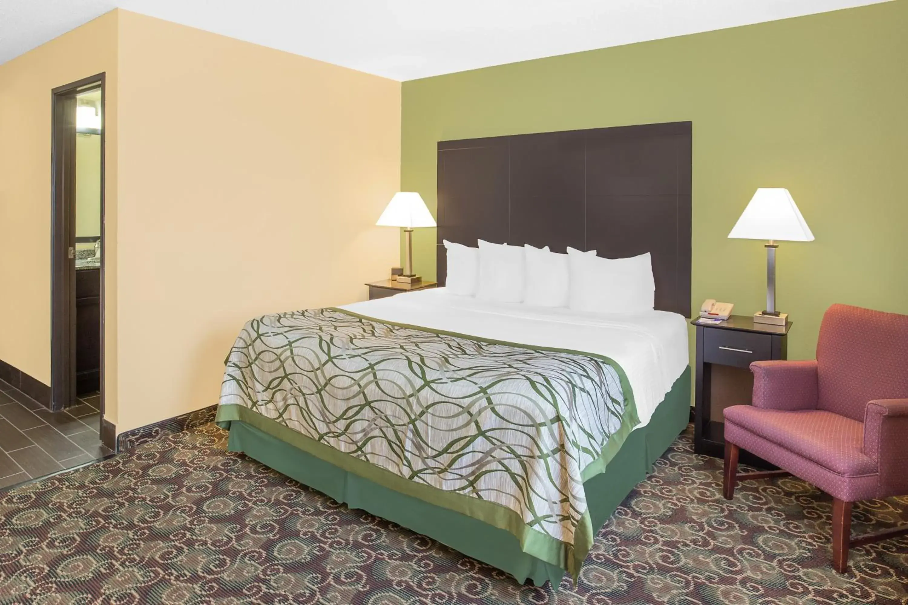 King Room- Non-Smoking in Baymont by Wyndham Holland King Room- Non-Smoking in Baymont by Wyndham Holland