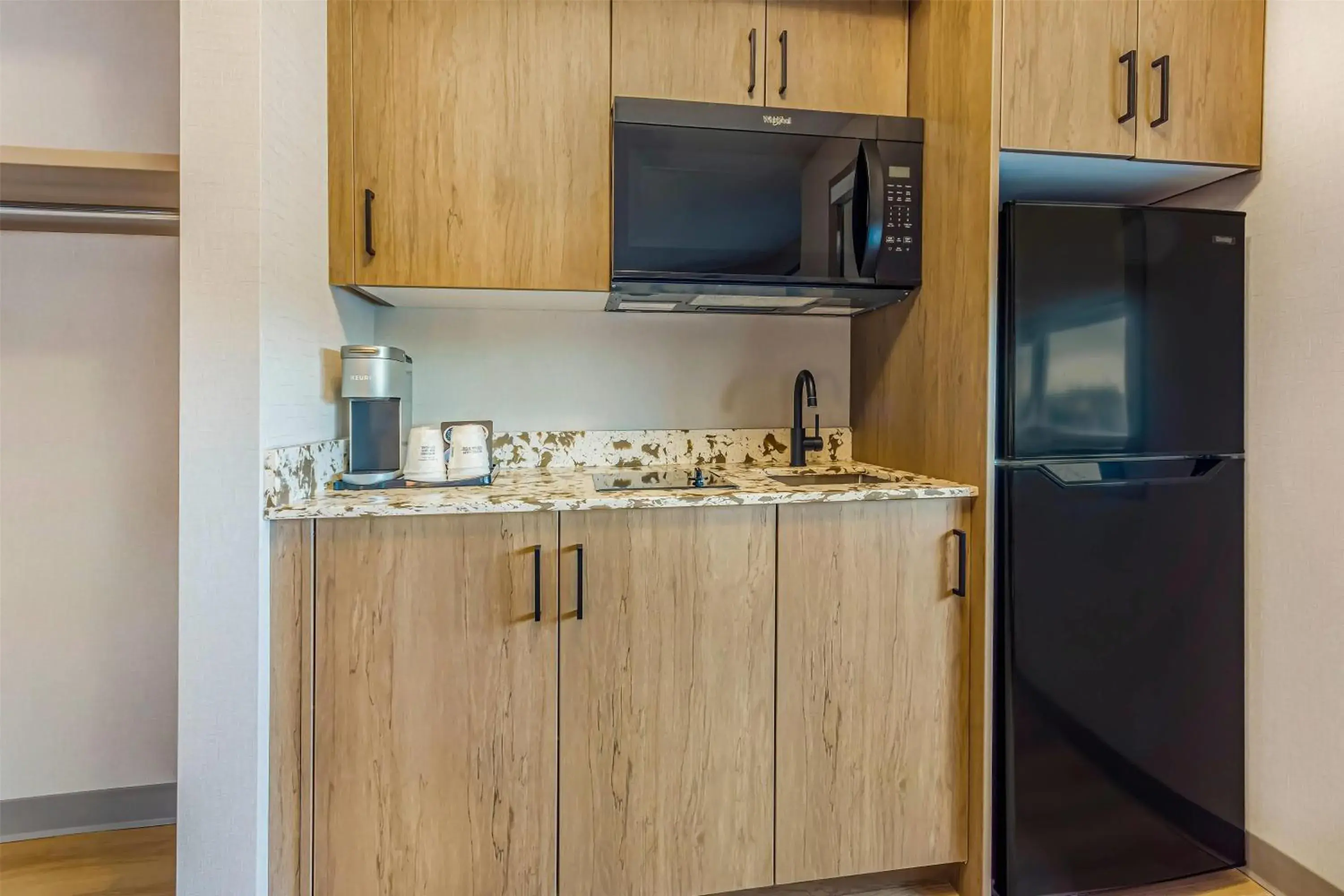 Presidential Suite - Non-Smoking in Days Inn & Suites by Wyndham West Edmonton Presidential Suite - Non-Smoking in Days Inn & Suites by Wyndham West Edmonton