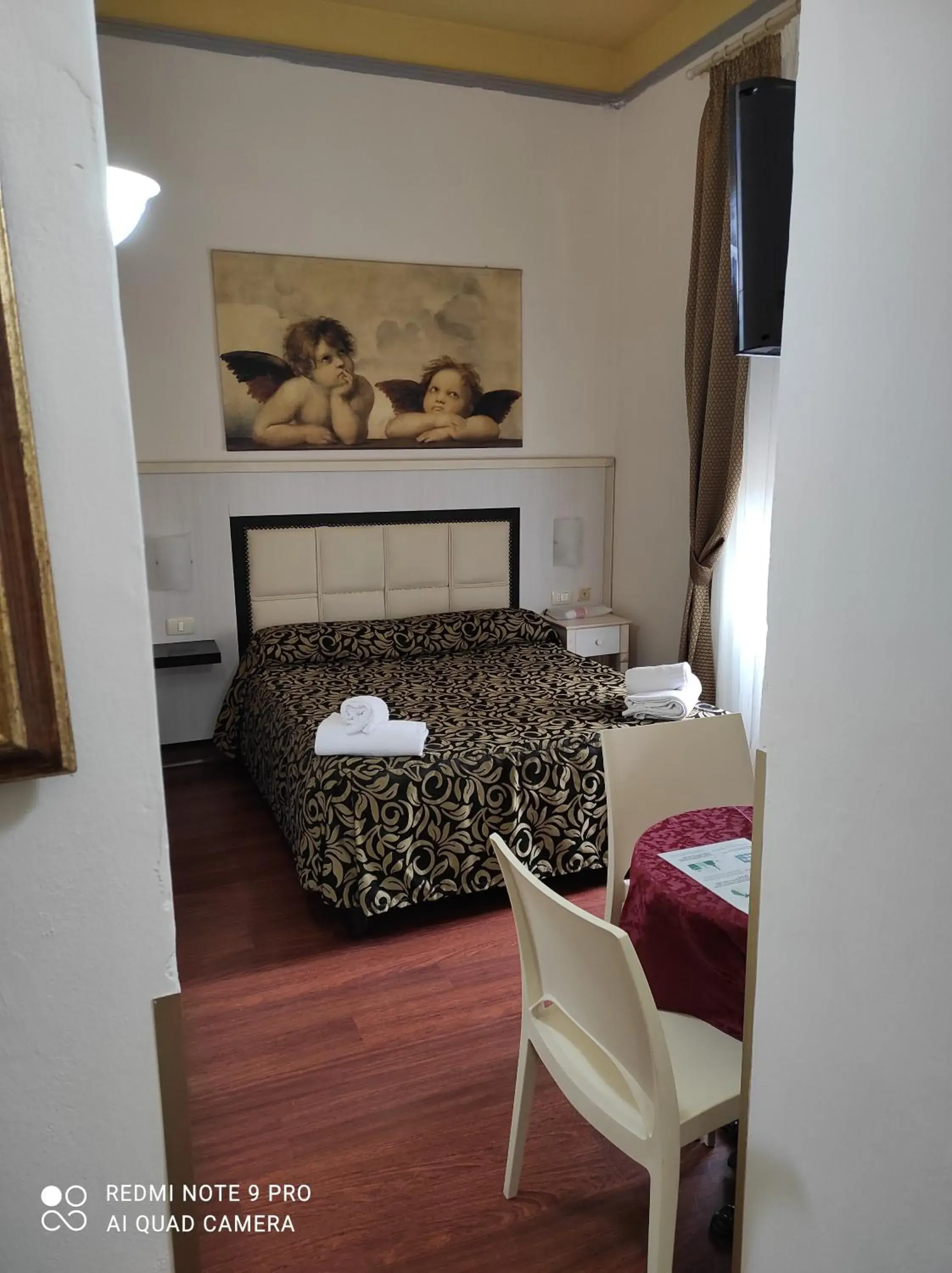 Economy Double Room in Florence Room B&B Economy Double Room in Florence Room B&B