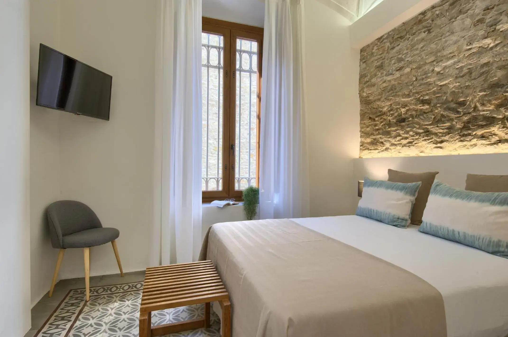 Economy Double Room in Hotel Hanoi Economy Double Room in Hotel Hanoi