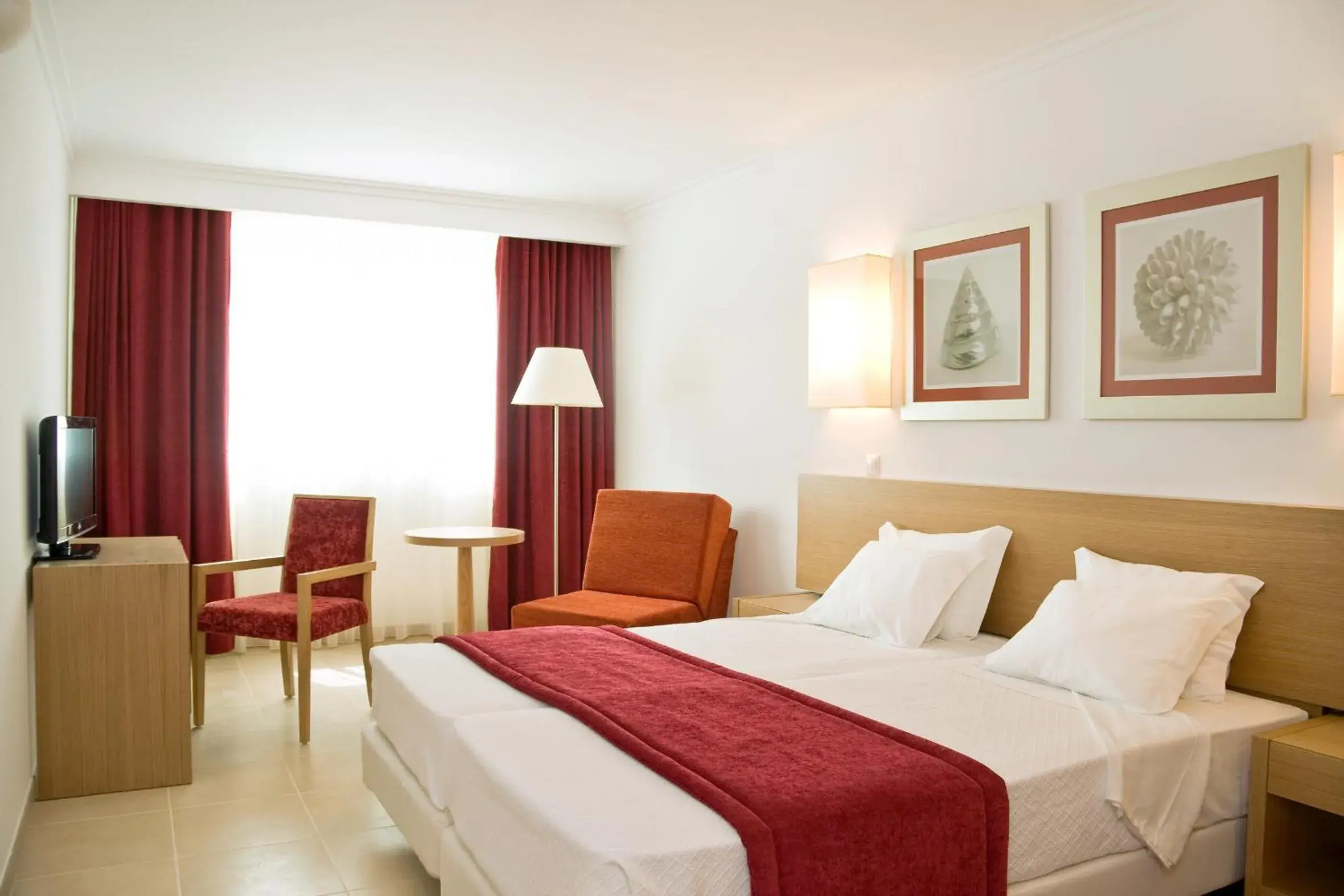 Twin Room in Monte Gordo Hotel Apartamentos & Spa Twin Room in Monte Gordo Hotel Apartamentos & Spa