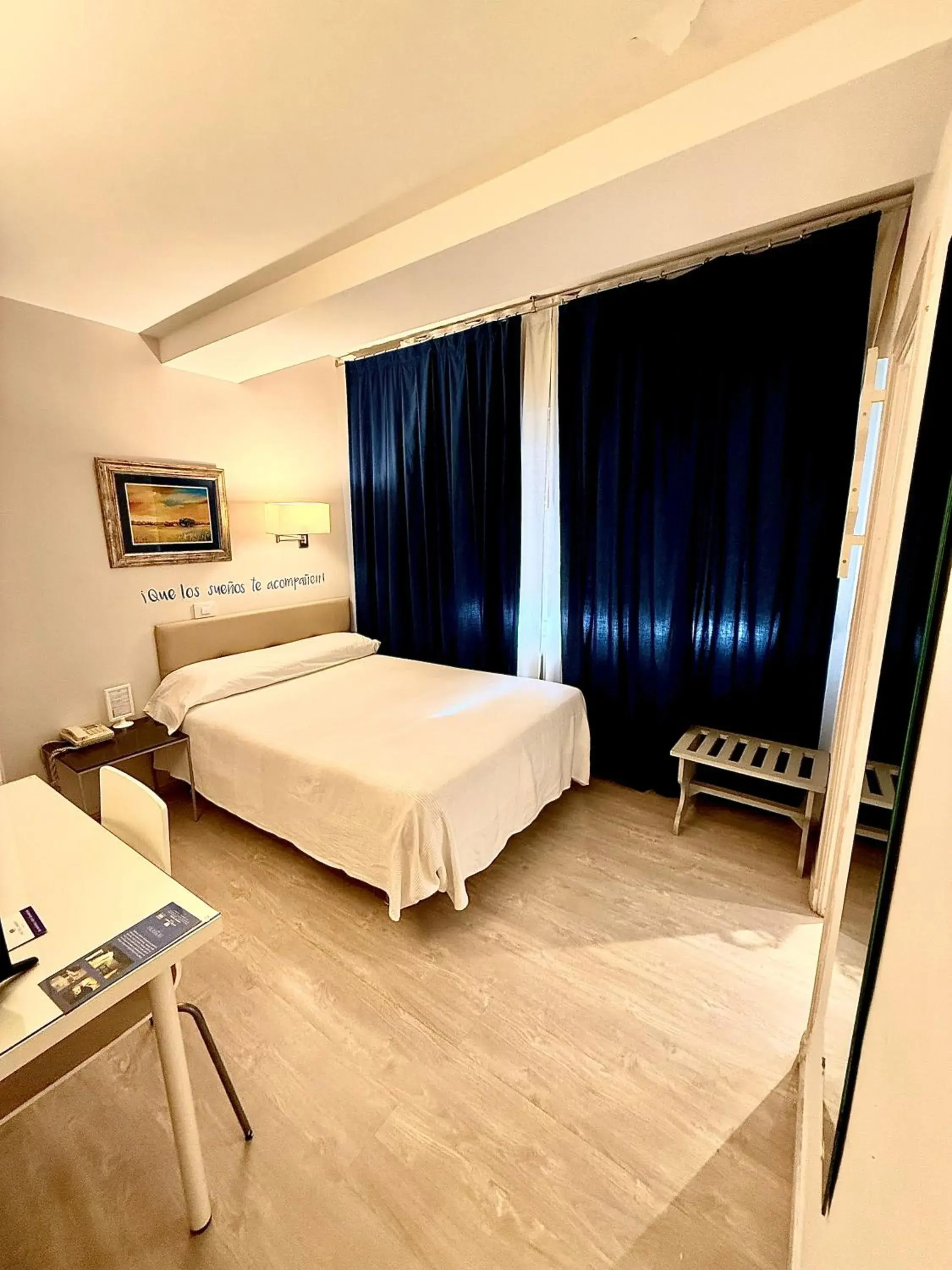 Economy Single Room in Hotel Virrey Economy Single Room in Hotel Virrey