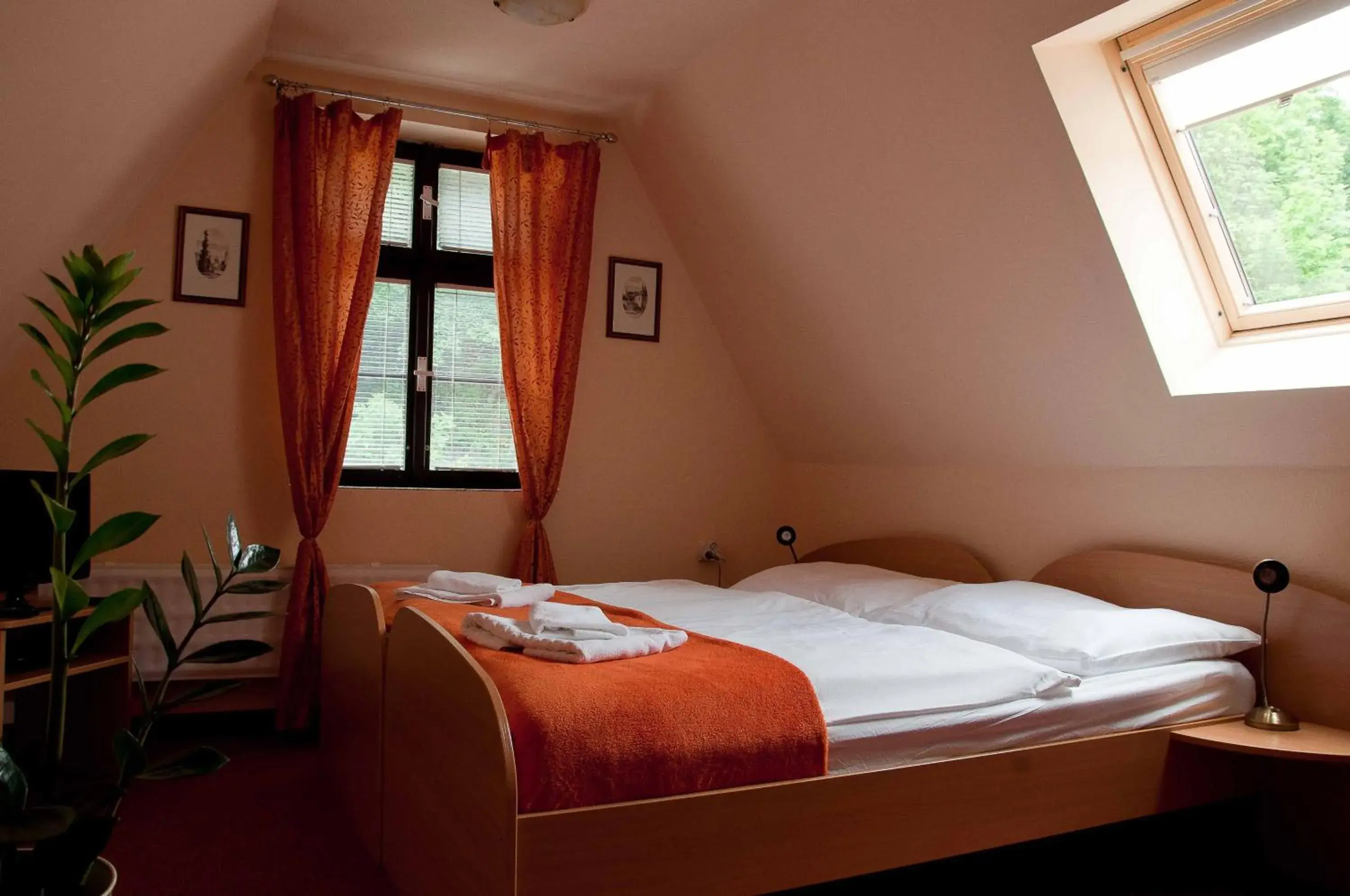 Double or Twin Room - single occupancy in Hotel Paradies Double or Twin Room - single occupancy in Hotel Paradies