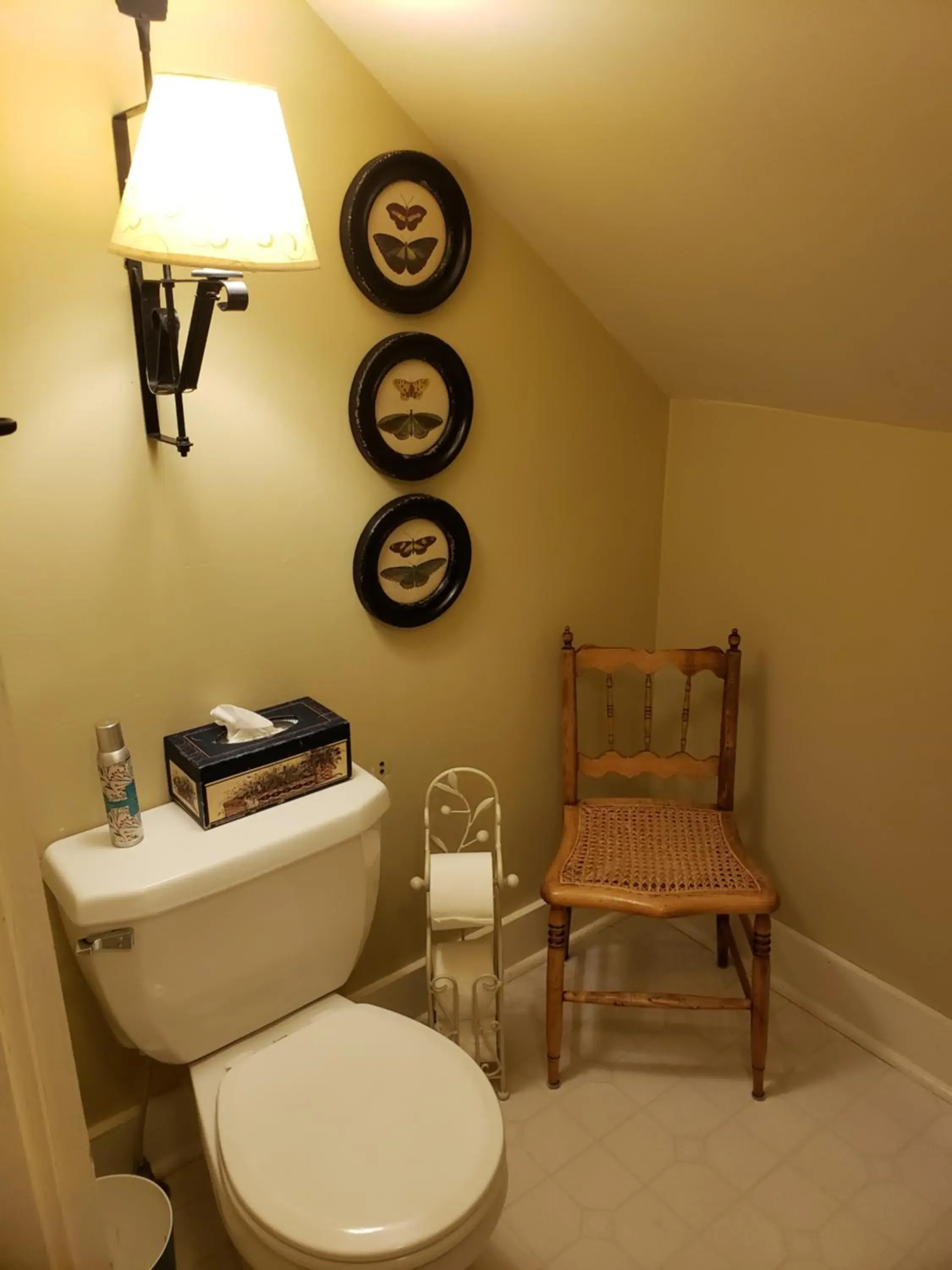 Standard Queen Room - single occupancy in The Pines of Dresden Standard Queen Room - single occupancy in The Pines of Dresden