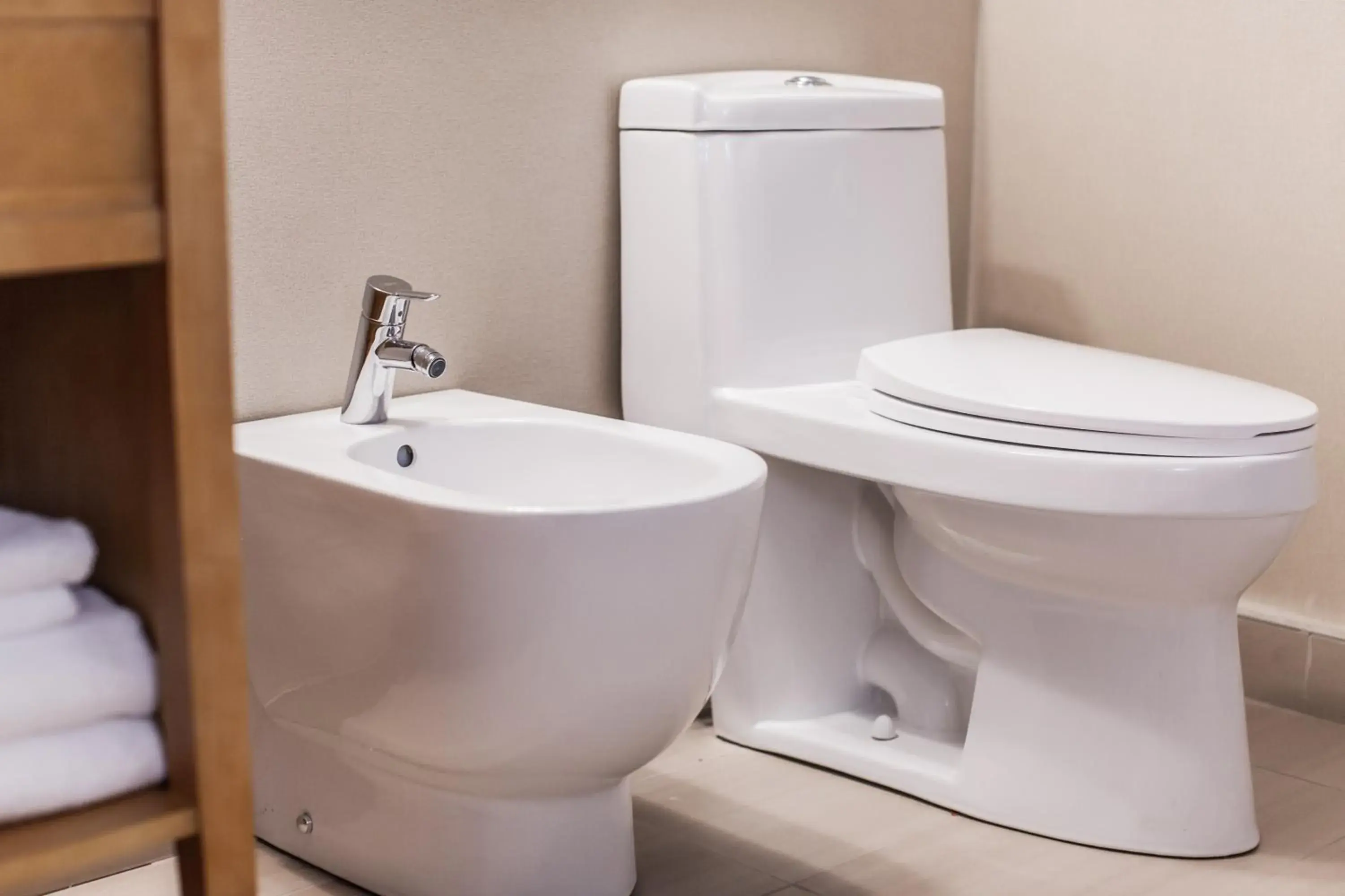 Coast Premium King Suite with Jetted Tub in Coast Hillcrest Hotel Coast Premium King Suite with Jetted Tub in Coast Hillcrest Hotel