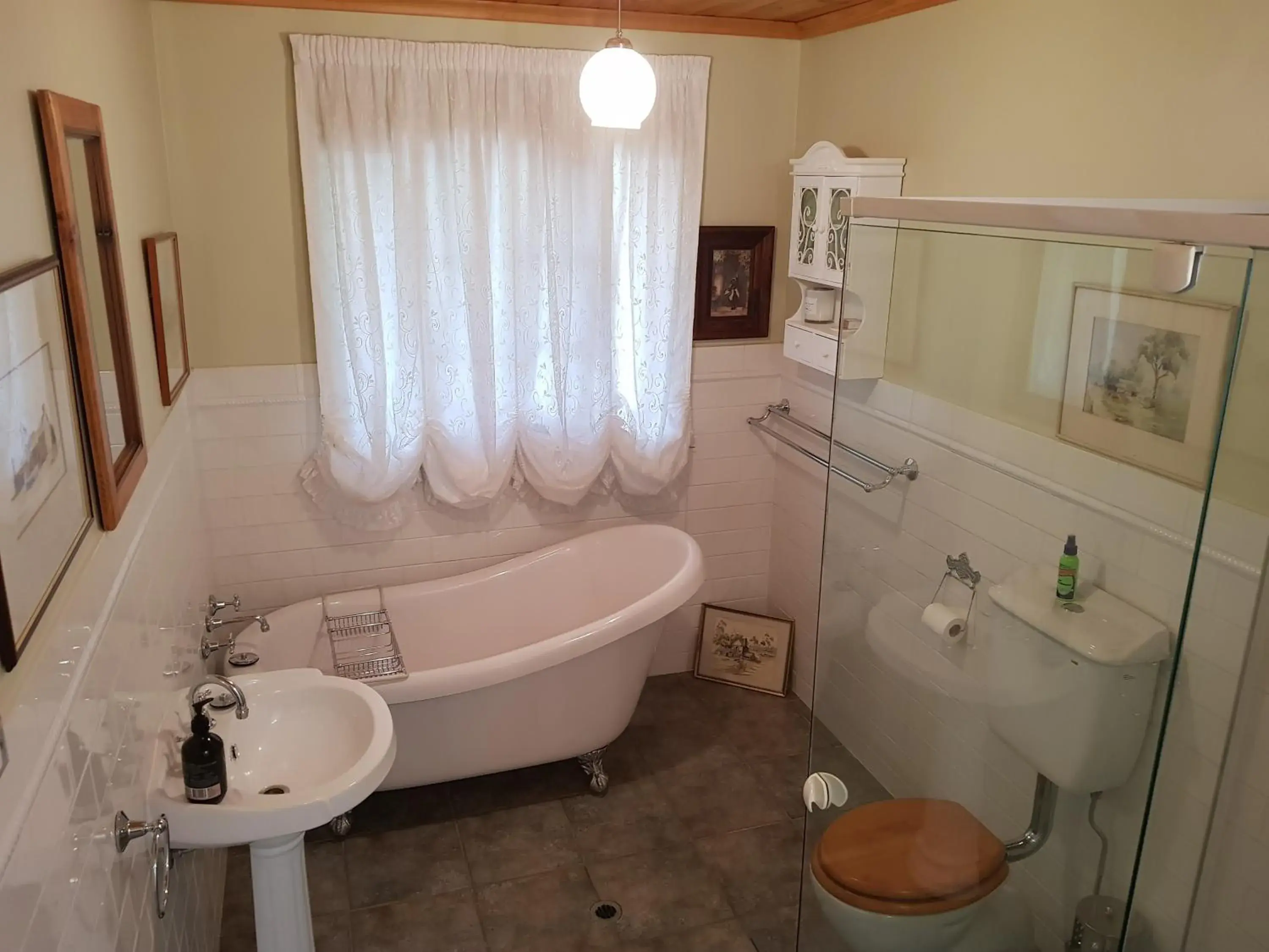 Three-Bedroom Townhouse in Amy's House Bed & Breakfast Three-Bedroom Townhouse in Amy's House Bed & Breakfast