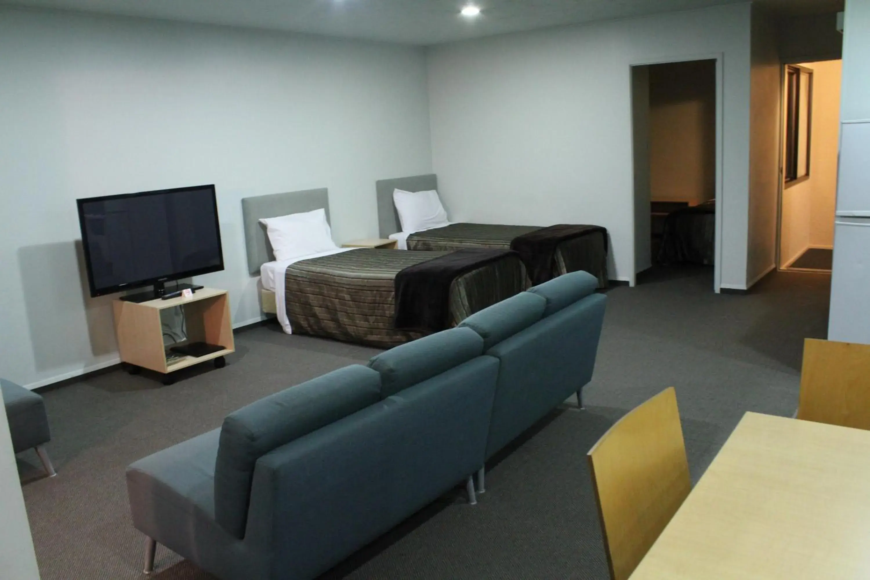 Two-Bedroom Apartment - Disability Access - Ground Floor in Edgewater Motor Lodge Two-Bedroom Apartment - Disability Access - Ground Floor in Edgewater Motor Lodge