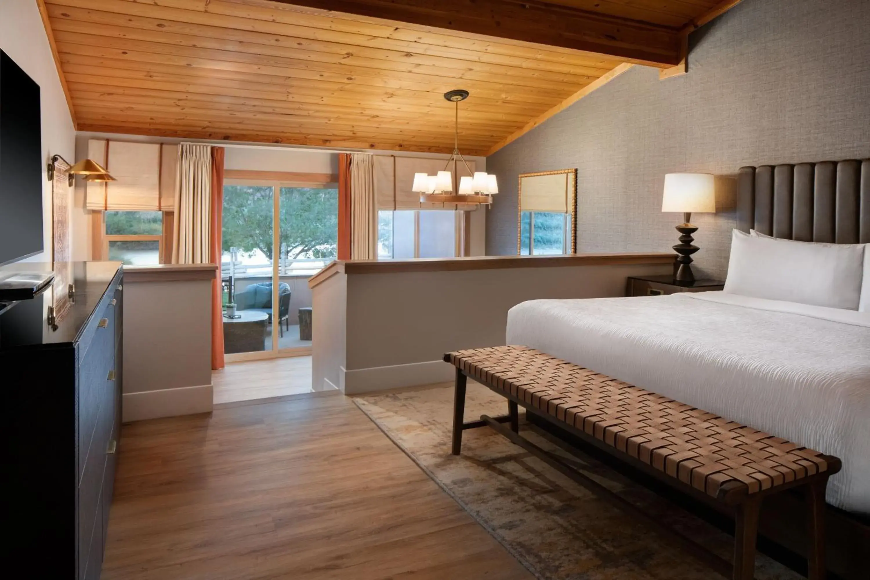 Riverfront King Suite with Sofa Bed in Red Cliffs Lodge Moab Riverfront King Suite with Sofa Bed in Red Cliffs Lodge Moab