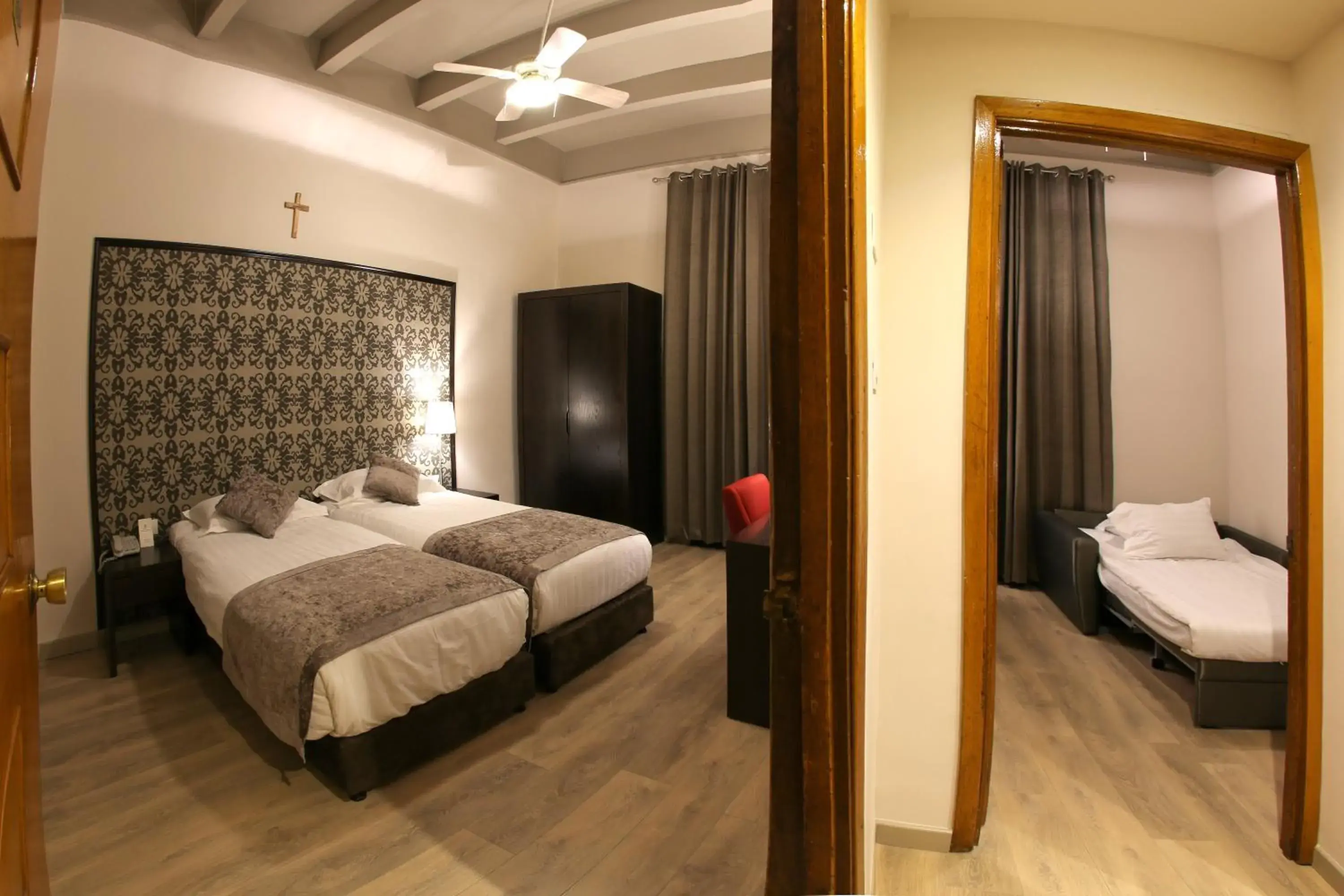 Family Room in Notre Dame of Jerusalem Center Family Room in Notre Dame of Jerusalem Center