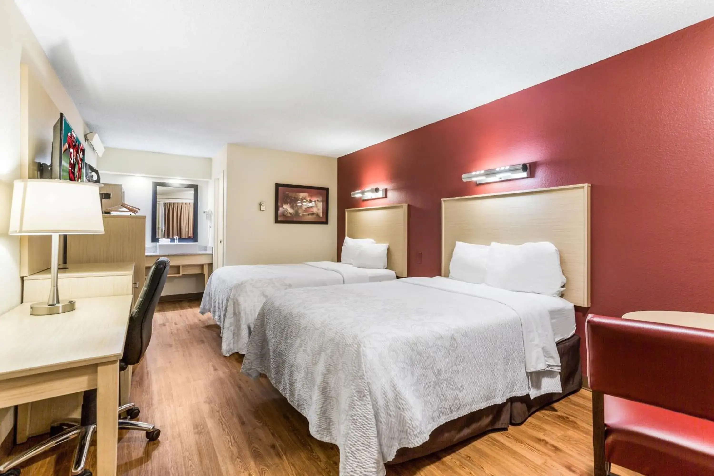 Deluxe Room with Two Double Beds Smoke Free in Red Roof Inn PLUS+ Nashville North Goodlettsville Deluxe Room with Two Double Beds Smoke Free in Red Roof Inn PLUS+ Nashville North Goodlettsville