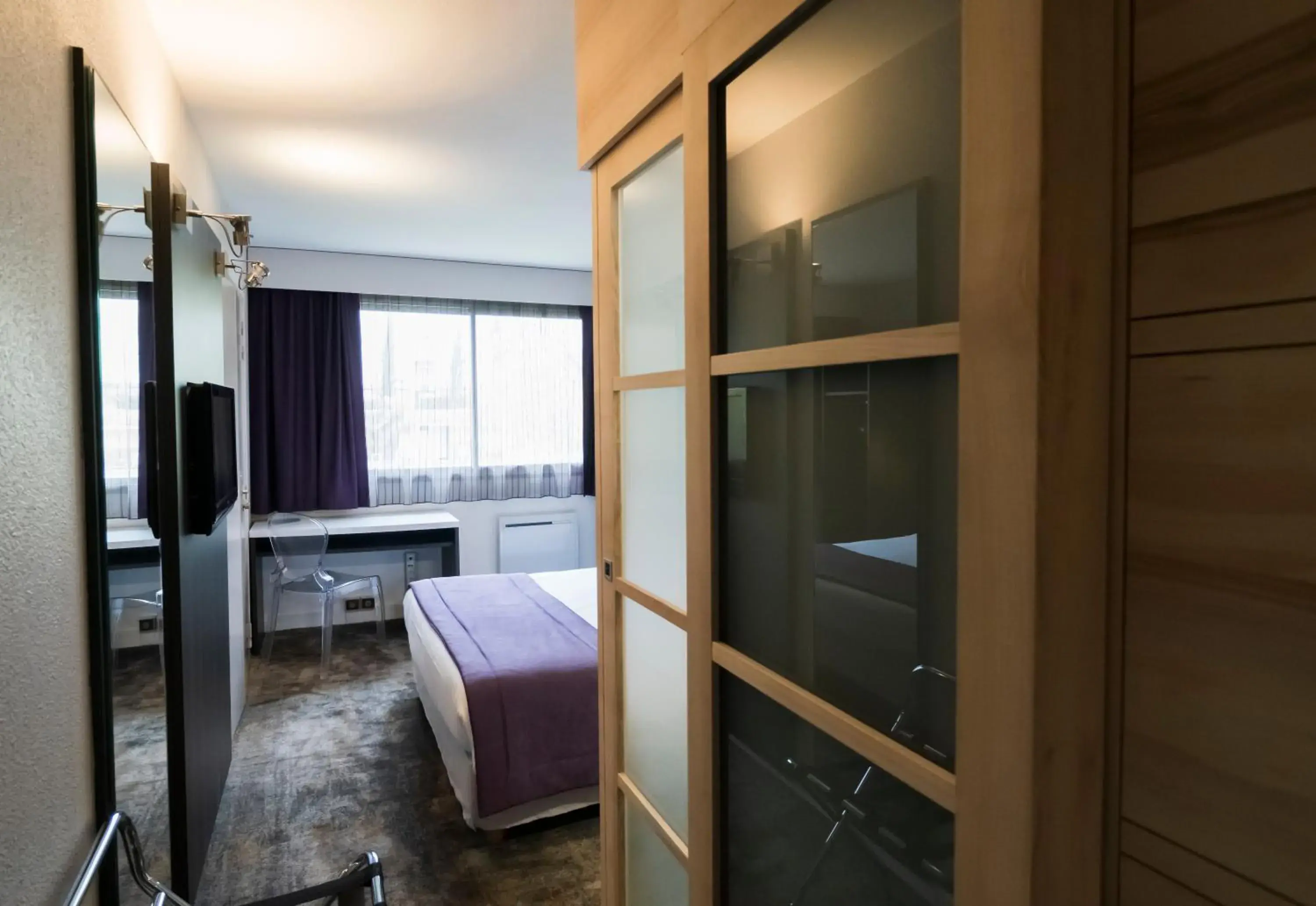 Standard Room with Park View in Logis Hotel Restaurant SPA Les Oliviers Standard Room with Park View in Logis Hotel Restaurant SPA Les Oliviers