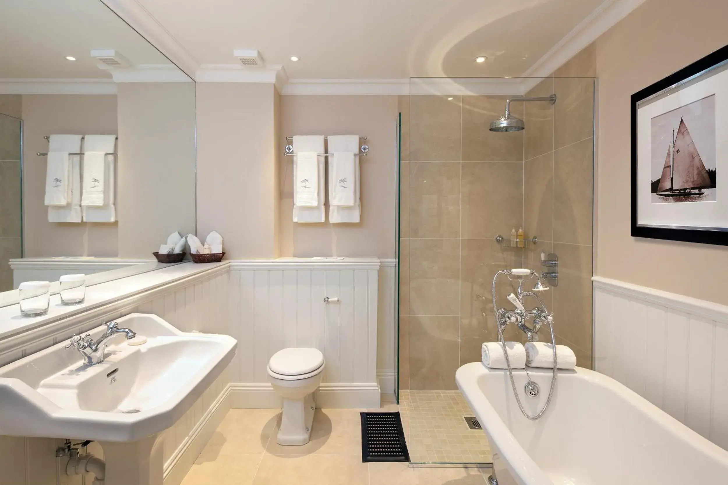 Deluxe Beachfront Room in Blue Waters Resort and Spa Deluxe Beachfront Room in Blue Waters Resort and Spa