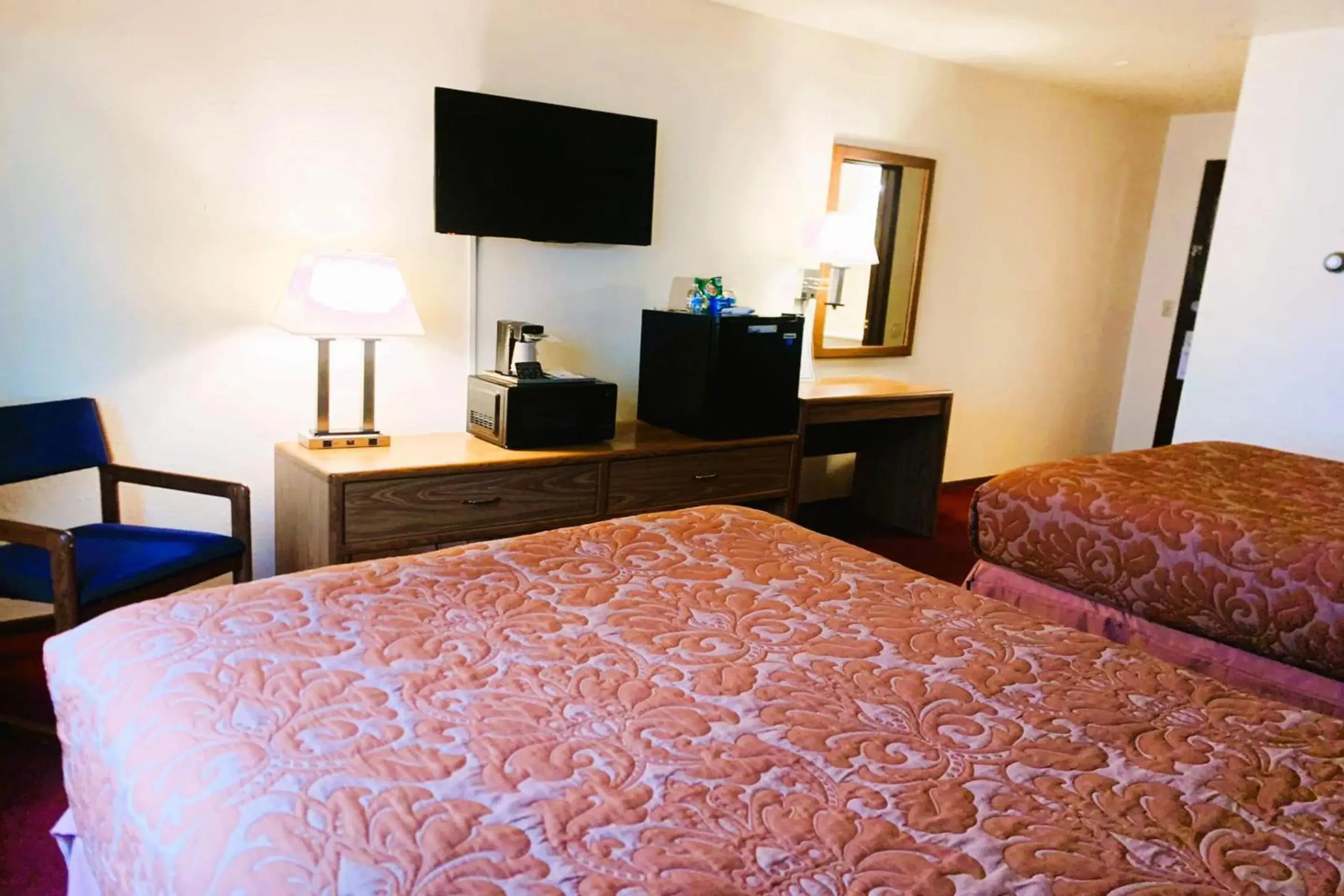 Double Room with Two Double Beds in Love Hotels Staples by OYO at HWY 10 MN Double Room with Two Double Beds in Love Hotels Staples by OYO at HWY 10 MN