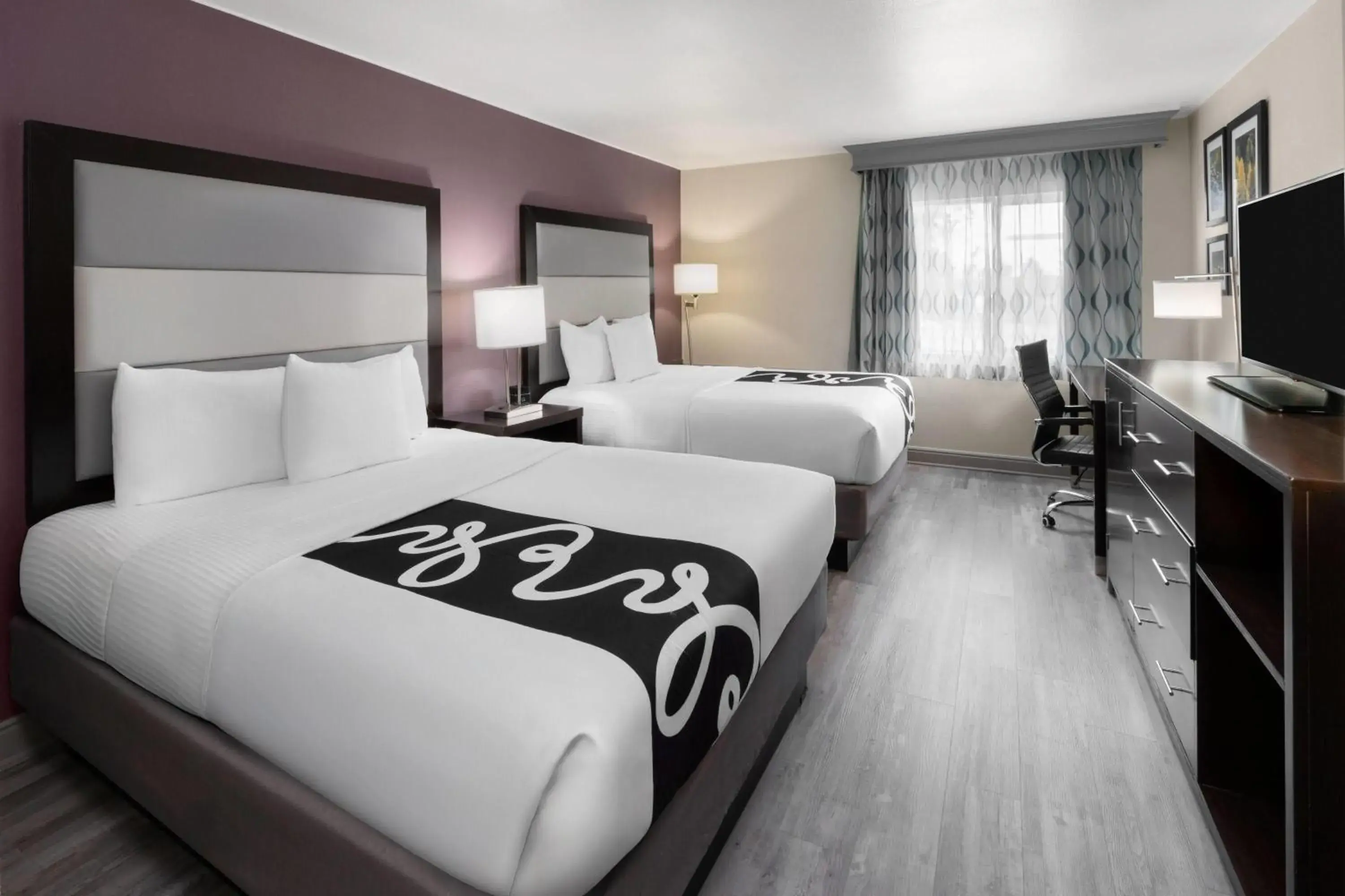 Queen Suite with Two Queen Beds and Kitchenette, Non-Smoking in La Quinta Inn & Suites by Wyndham Fort Collins, Colorado Queen Suite with Two Queen Beds and Kitchenette, Non-Smoking in La Quinta Inn & Suites by Wyndham Fort Collins, Colorado