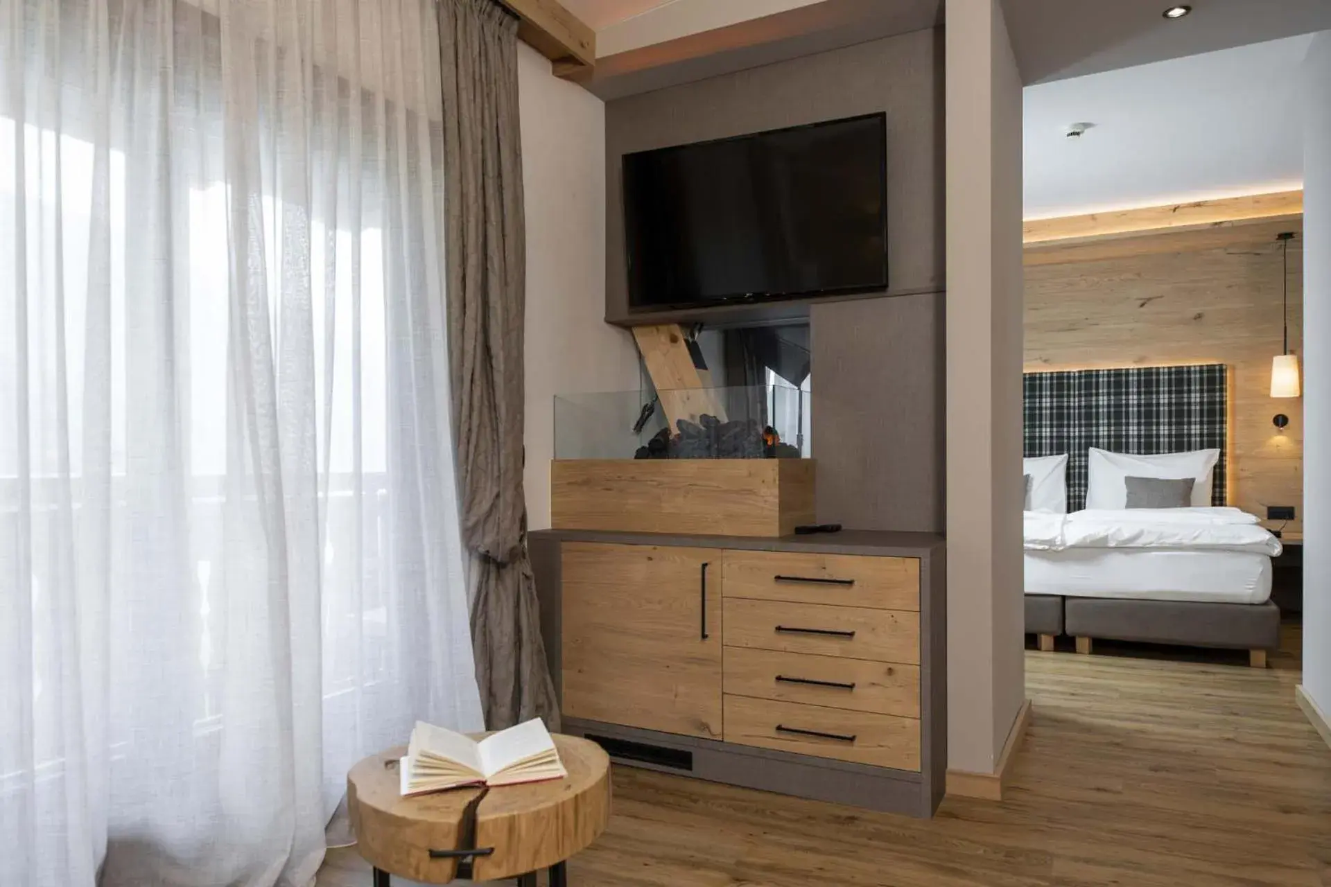 Superior Triple Room in Ariston Lake View Hotel Superior Triple Room in Ariston Lake View Hotel