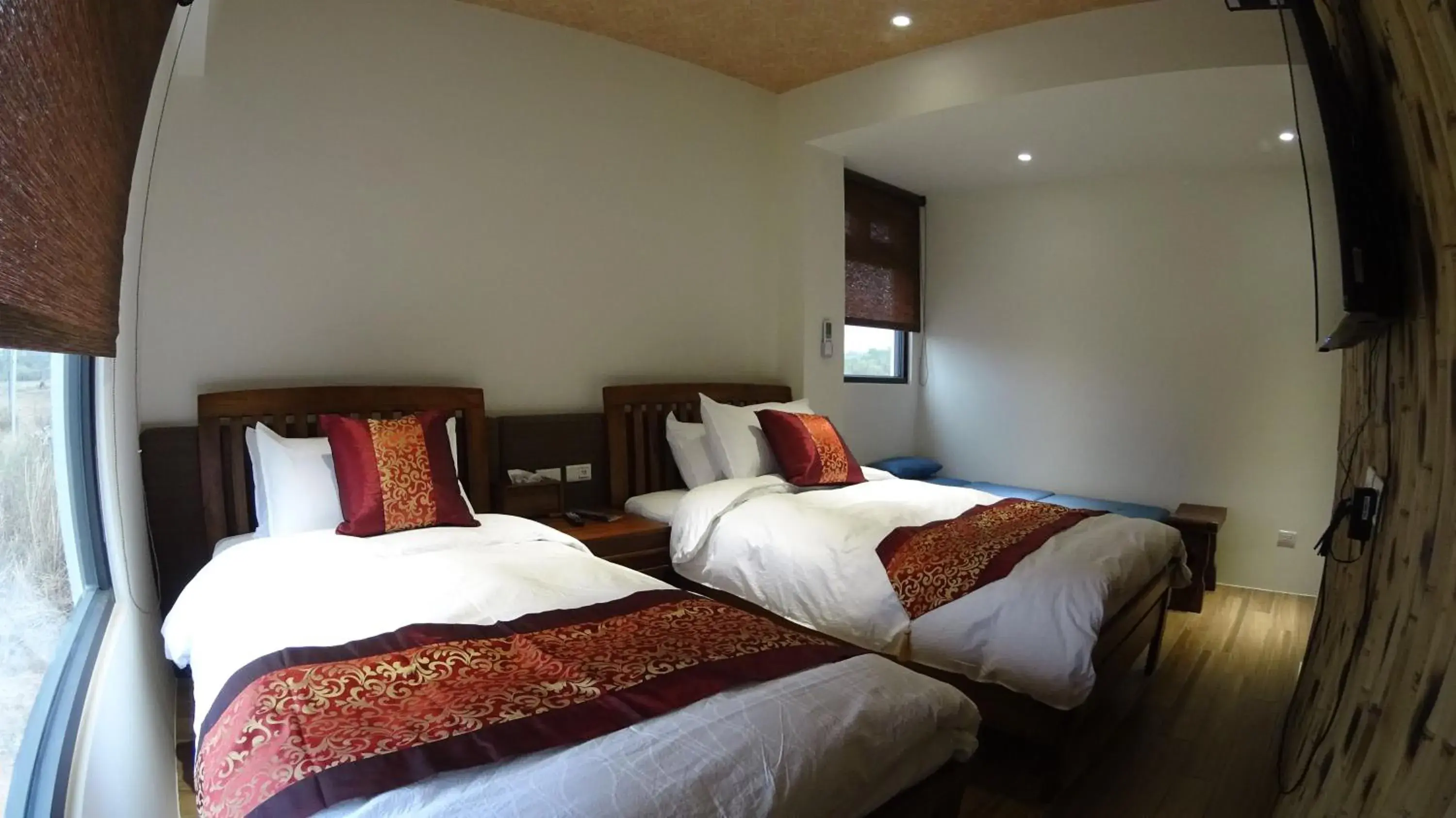 Double or Twin Room with Extra Bed in Road Found Double or Twin Room with Extra Bed in Road Found