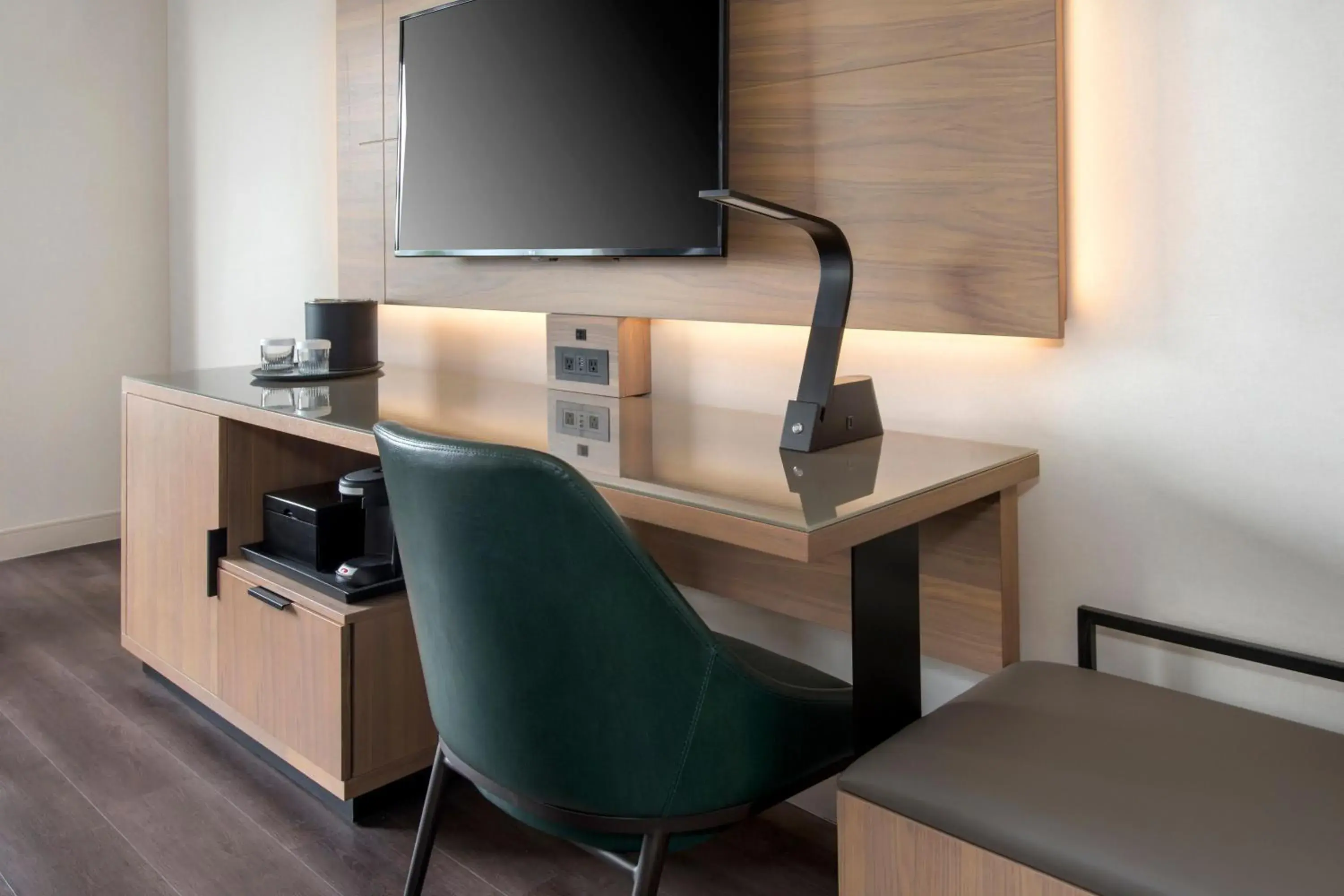 Queen Room with Two Queen Beds - Hearing Accessible in Buffalo Marriott Niagara Queen Room with Two Queen Beds - Hearing Accessible in Buffalo Marriott Niagara