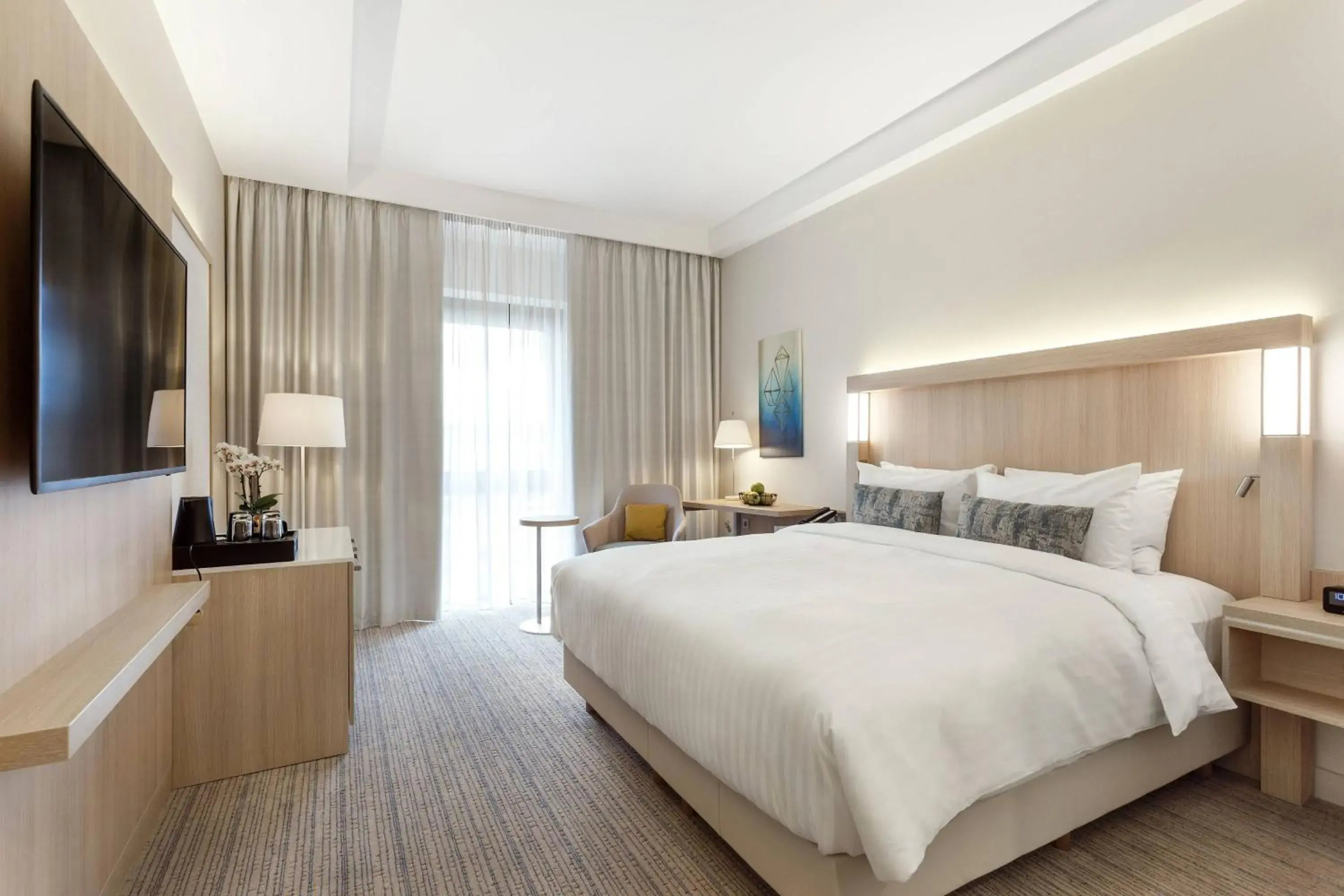 Queen Guest Room in Courtyard by Marriott Vilnius City Center Queen Guest Room in Courtyard by Marriott Vilnius City Center