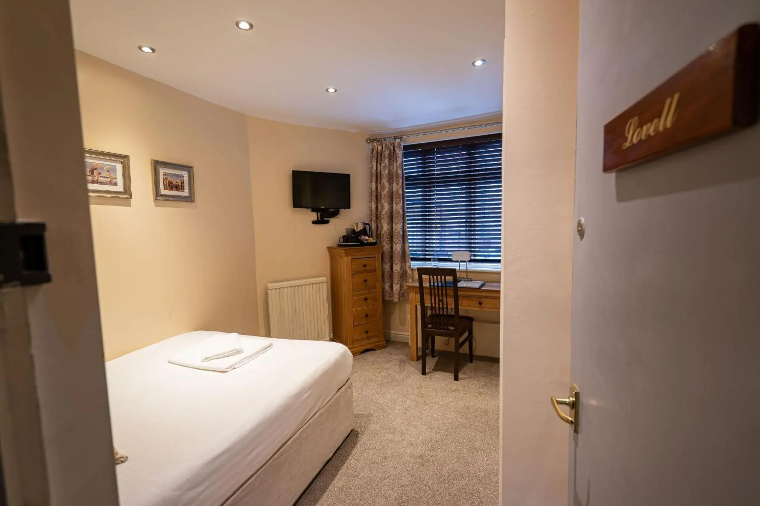 Business Double Room - single occupancy in Caravelli Business Double Room - single occupancy in Caravelli