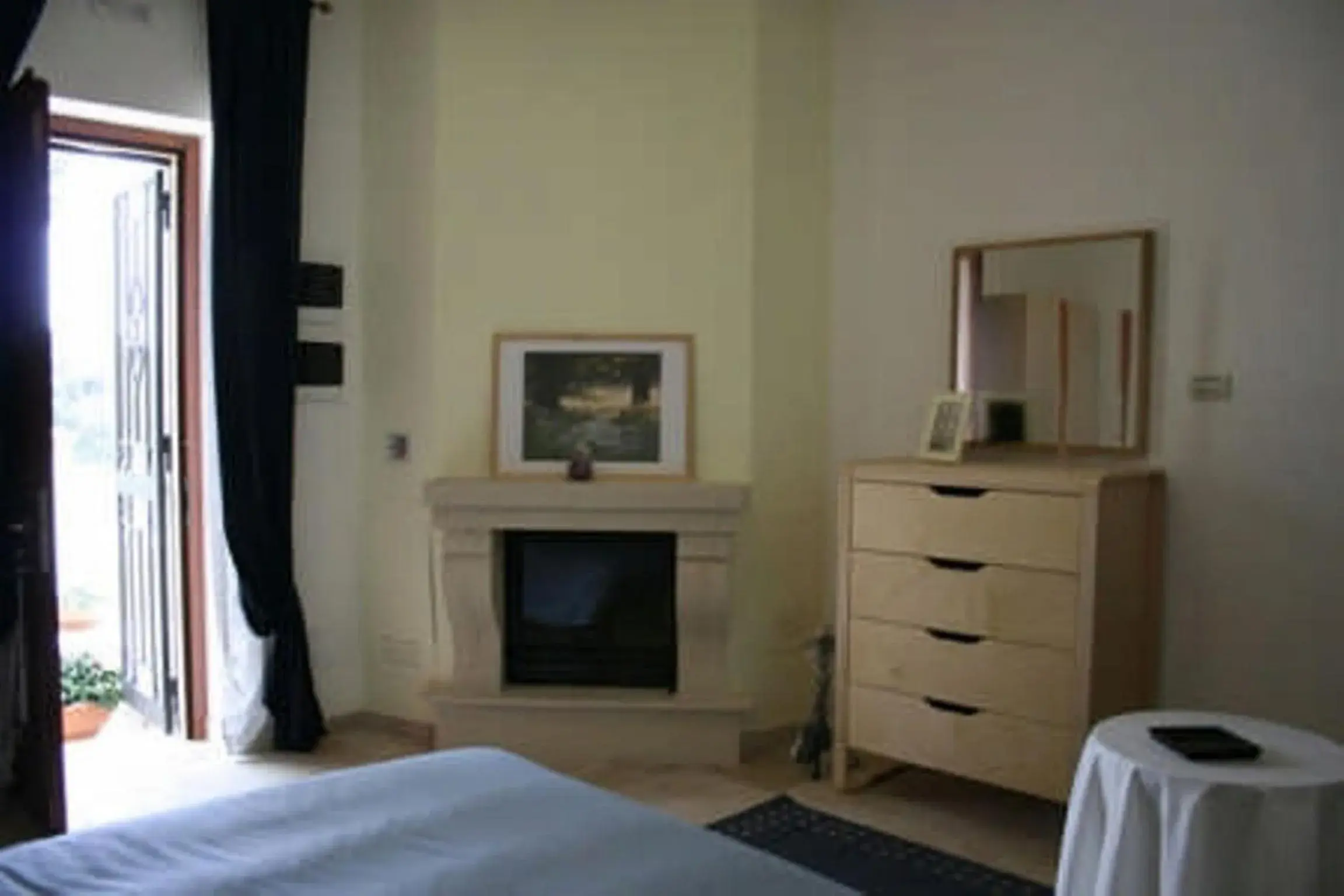 Triple Room in La Vigna Vecchia Triple Room in La Vigna Vecchia