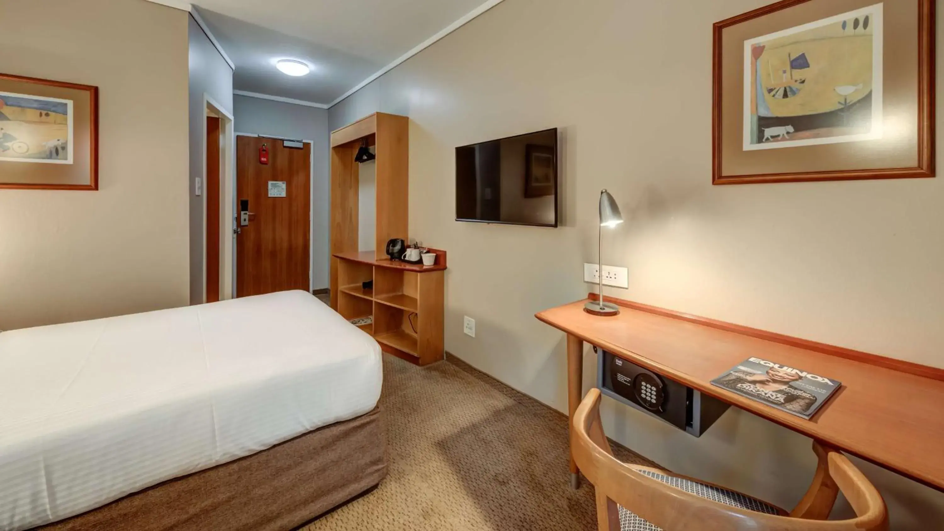 Standard Double Room with Sleeper Couch Non-Smoking in StayEasy Pretoria Standard Double Room with Sleeper Couch Non-Smoking in StayEasy Pretoria