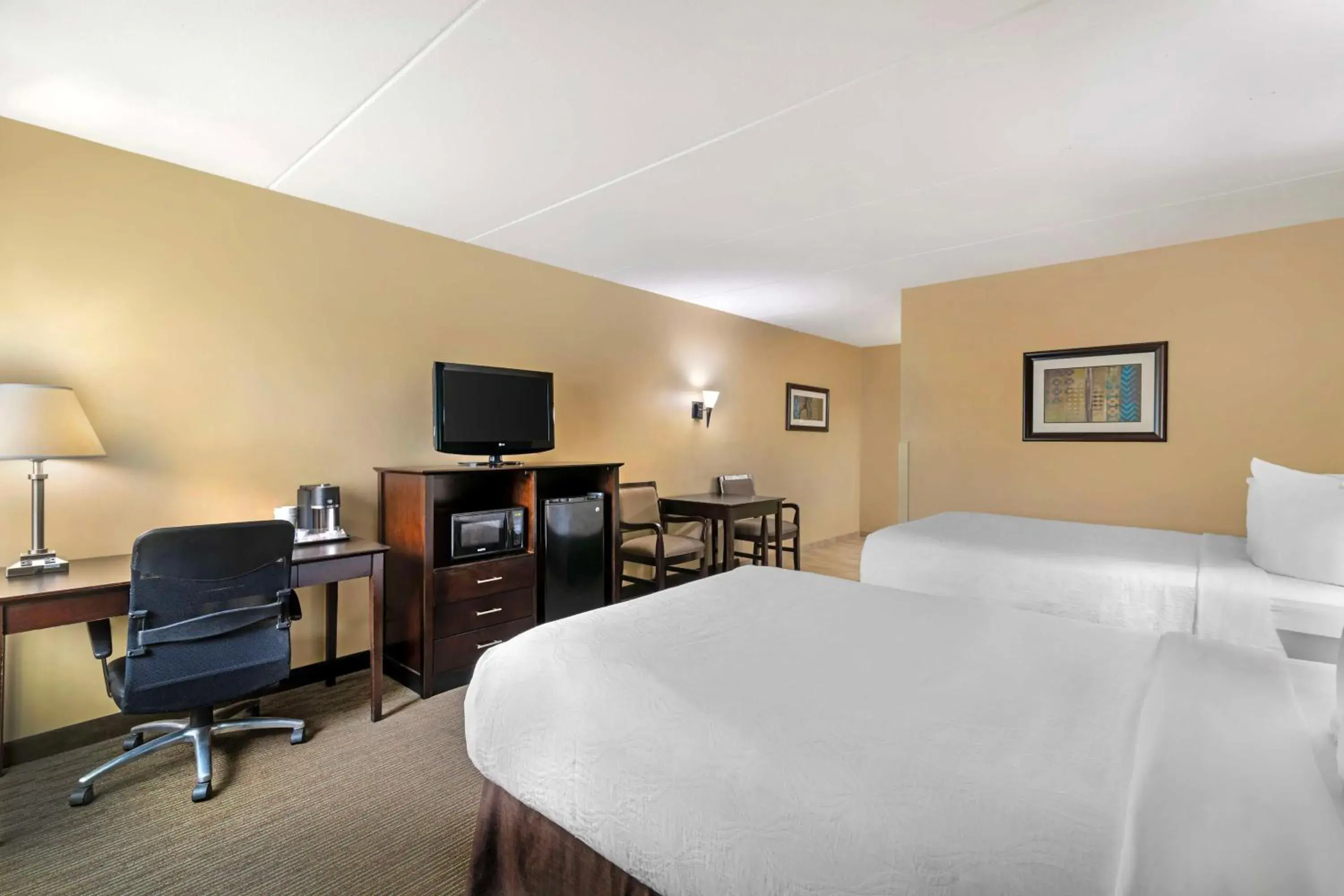 Double Room with Two Double Beds - Non-Smoking in Best Western Plus Plattsburgh Double Room with Two Double Beds - Non-Smoking in Best Western Plus Plattsburgh