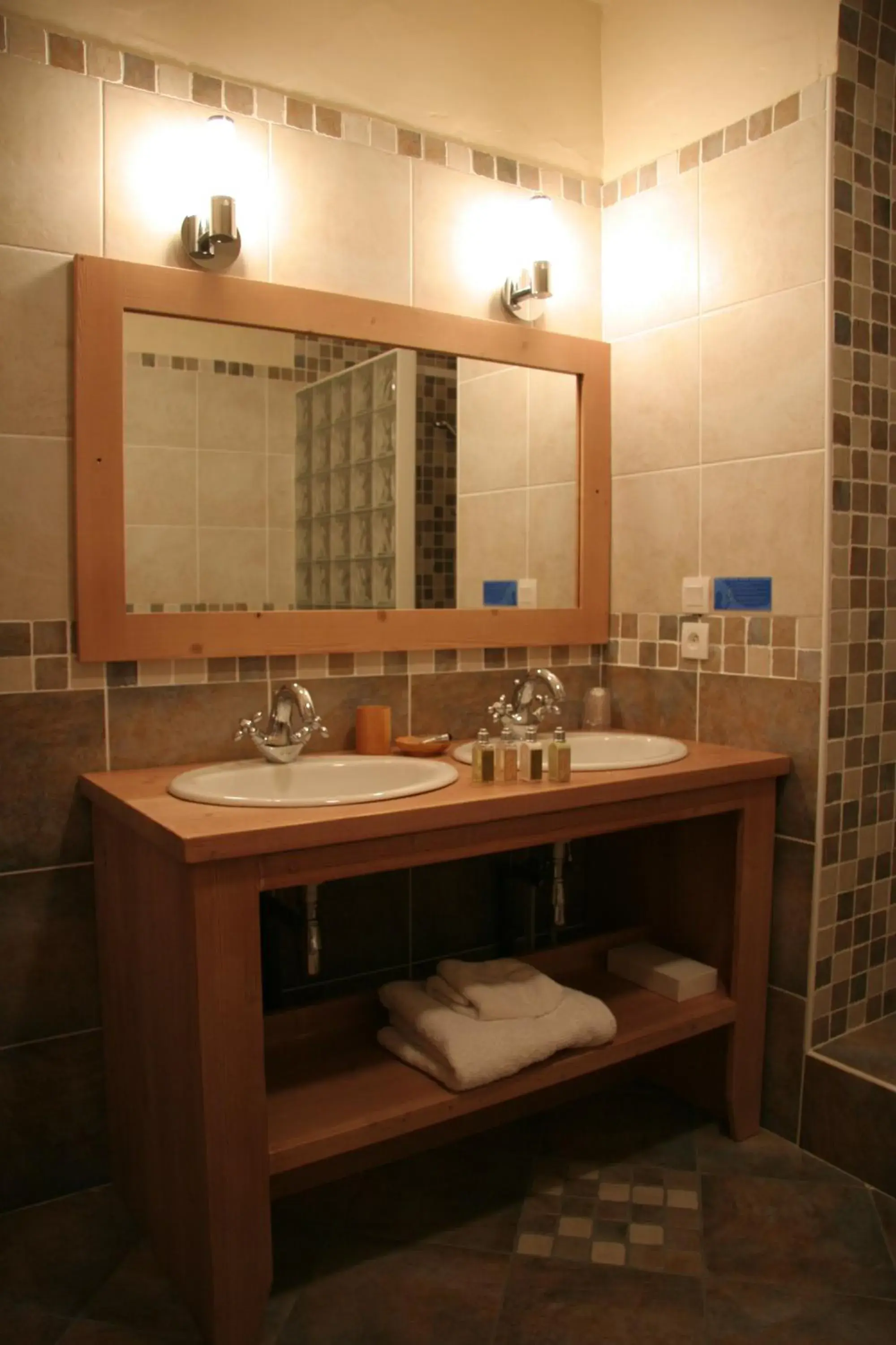 Savoyard Family Room in Chalet Matsuzaka - chambres d'hôtes de luxe Savoyard Family Room in Chalet Matsuzaka - chambres d'hôtes de luxe