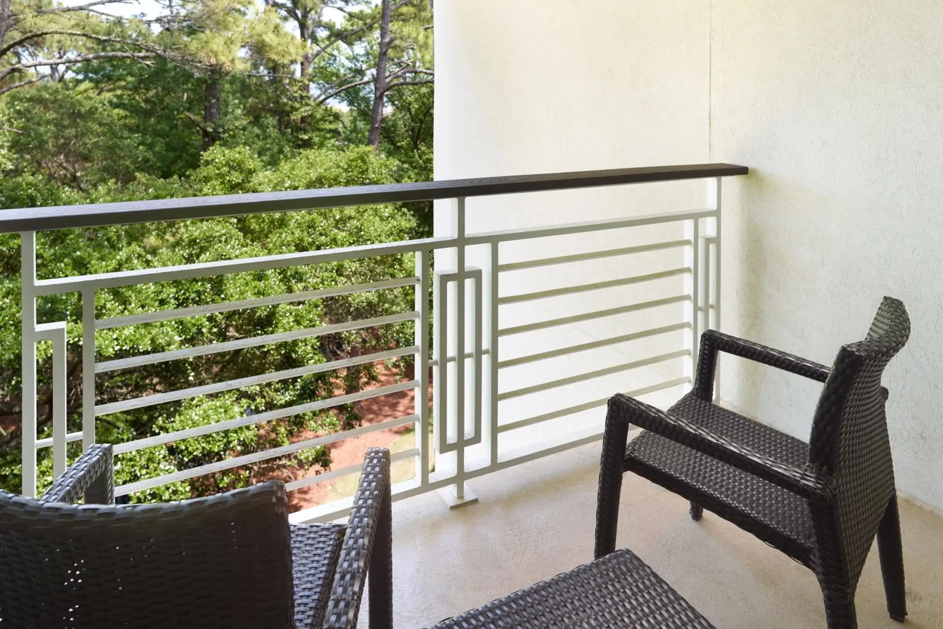 Queen Room with Island View and Balcony - Mobility/Hearing Accessible with Tub in The Westin Hilton Head Island Resort & Spa Queen Room with Island View and Balcony - Mobility/Hearing Accessible with Tub in The Westin Hilton Head Island Resort & Spa
