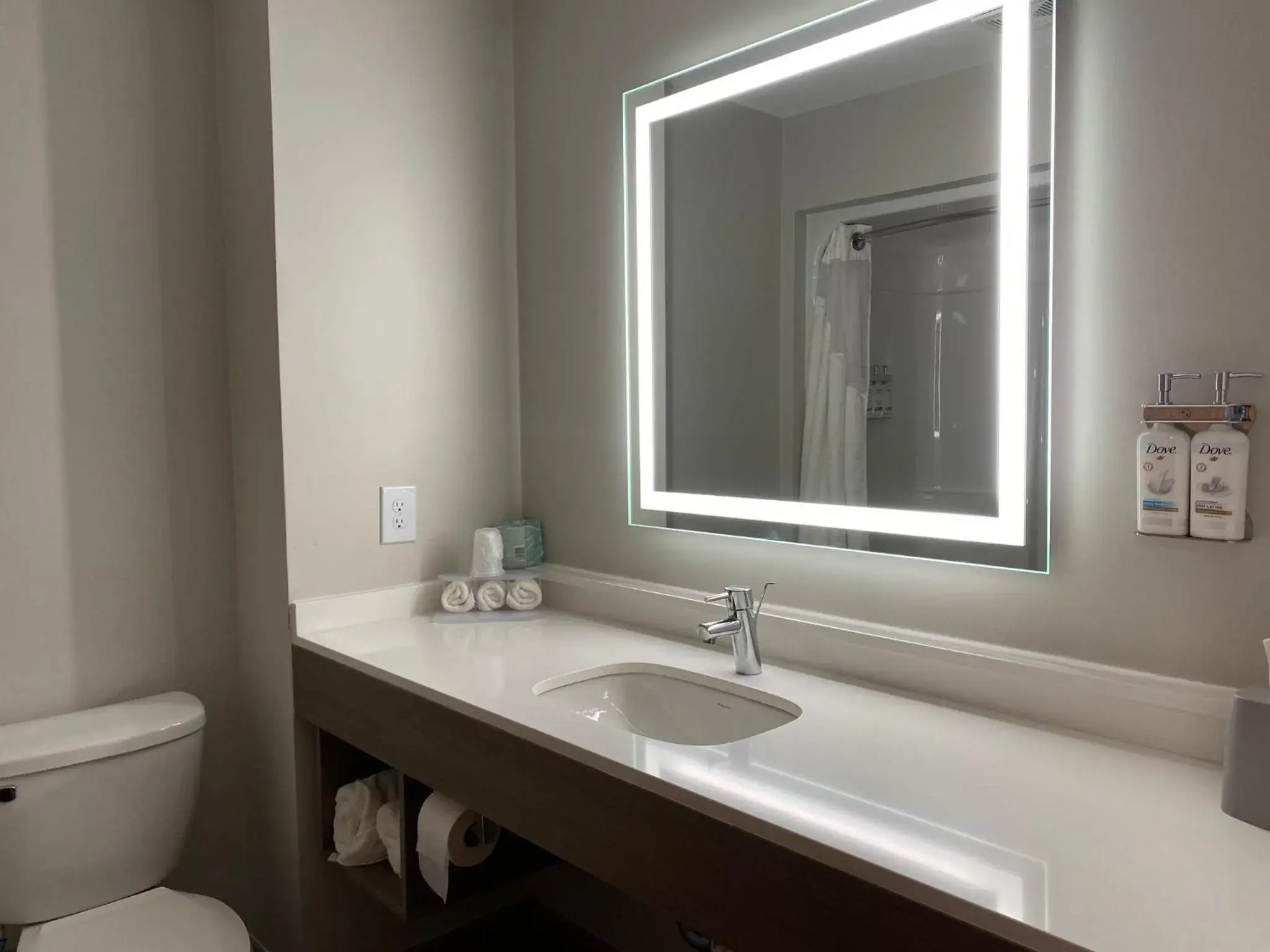 Standard Room in Holiday Inn Express Plymouth by IHG Standard Room in Holiday Inn Express Plymouth by IHG