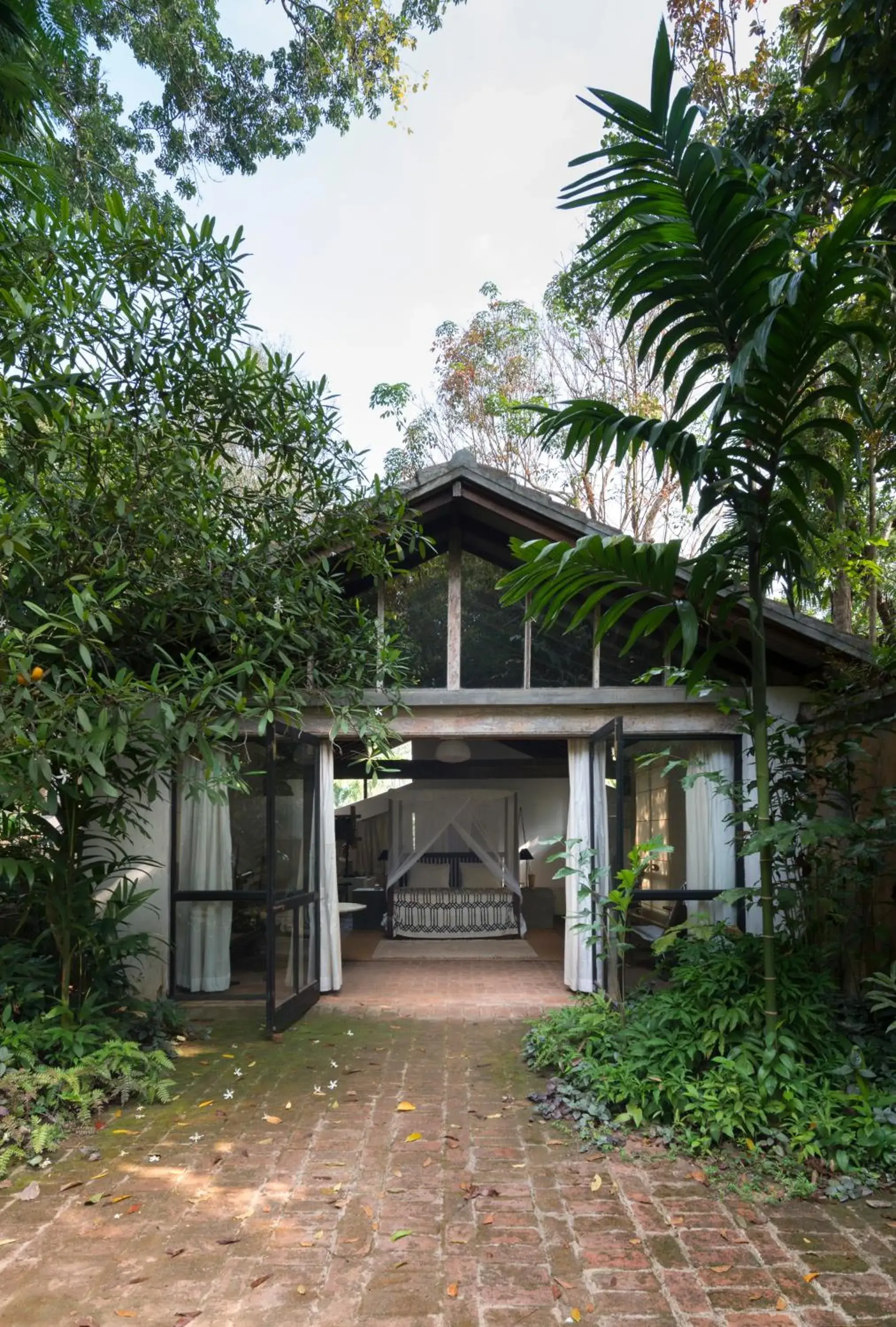 Gallery Studio Suite in Lunuganga Estate Gallery Studio Suite in Lunuganga Estate