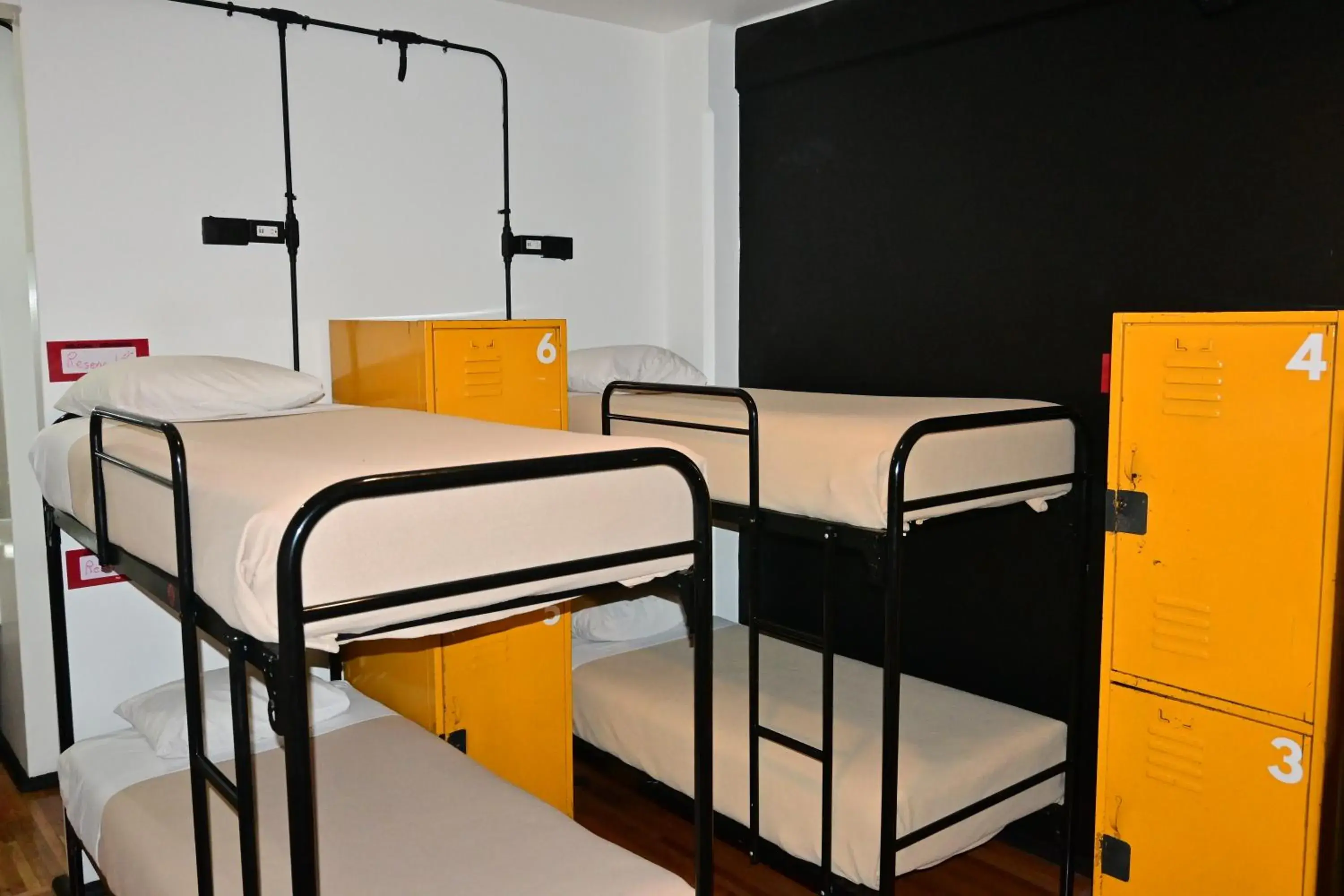 Bed in 6-Bed Male Dormitory Room Interior Shared Bathroom in suite in Hostel Mundo Joven Catedral Bed in 6-Bed Male Dormitory Room Interior Shared Bathroom in suite in Hostel Mundo Joven Catedral