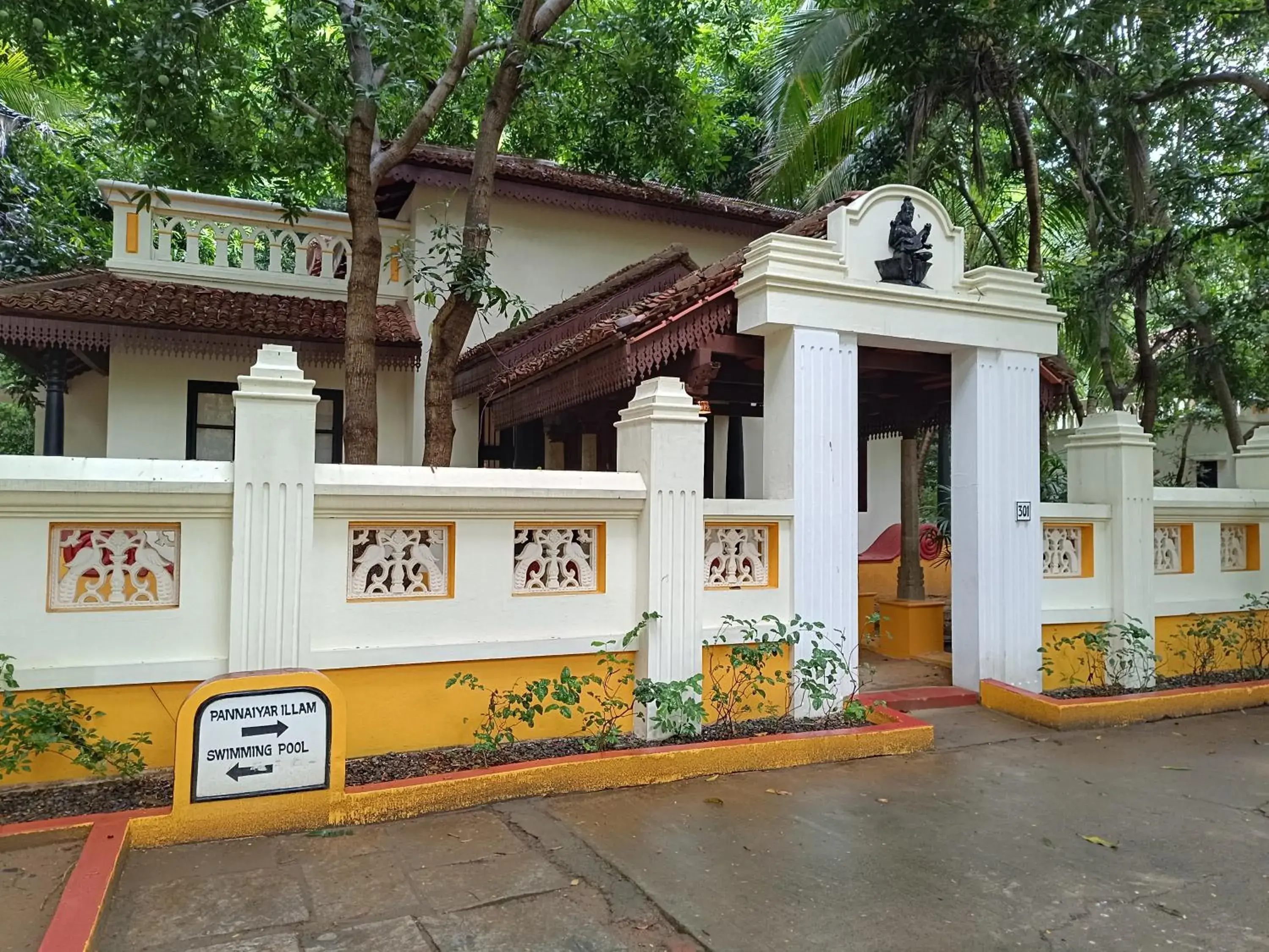 Villa with Private Pool - 20% discount on Ayurveda massage in Mantra Koodam Kumbakonam - A CGH Earth Experience Villa with Private Pool - 20% discount on Ayurveda massage in Mantra Koodam Kumbakonam - A CGH Earth Experience