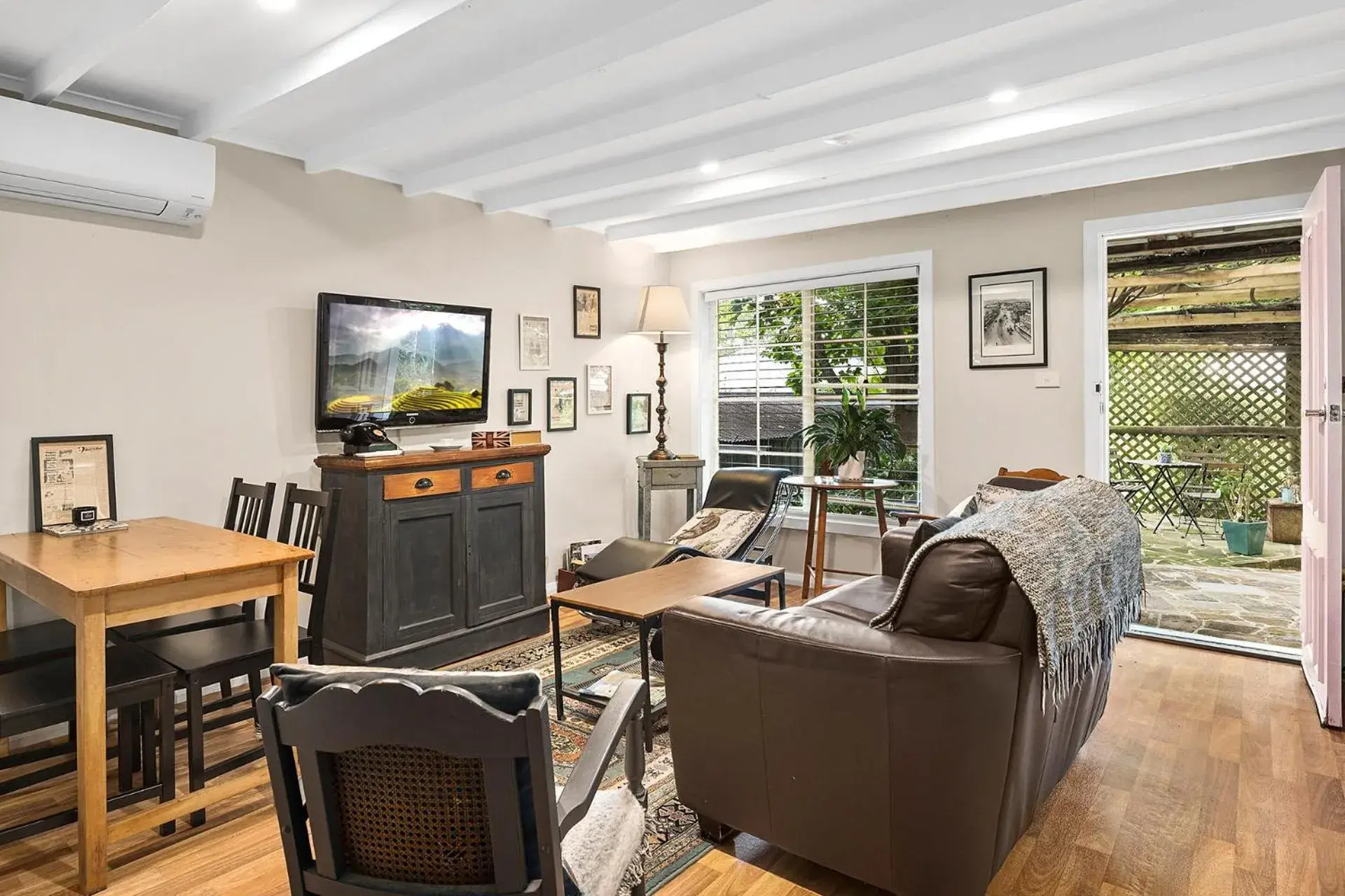 Two-Bedroom Cottage in The Bundanoon Guest House Two-Bedroom Cottage in The Bundanoon Guest House