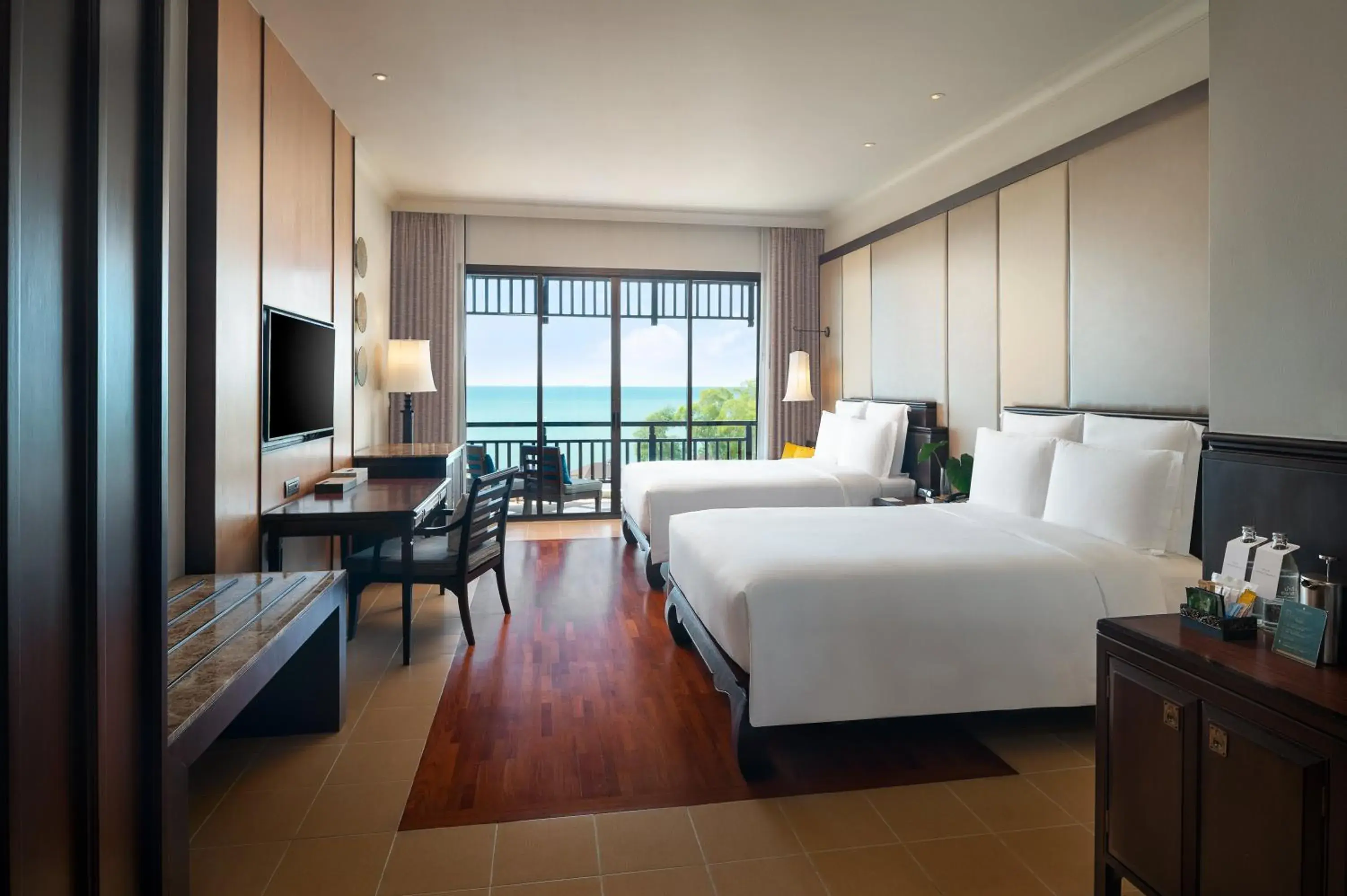 Classic Queen Room with Two Queen Beds and Ocean View in InterContinental Pattaya Resort by IHG Classic Queen Room with Two Queen Beds and Ocean View in InterContinental Pattaya Resort by IHG