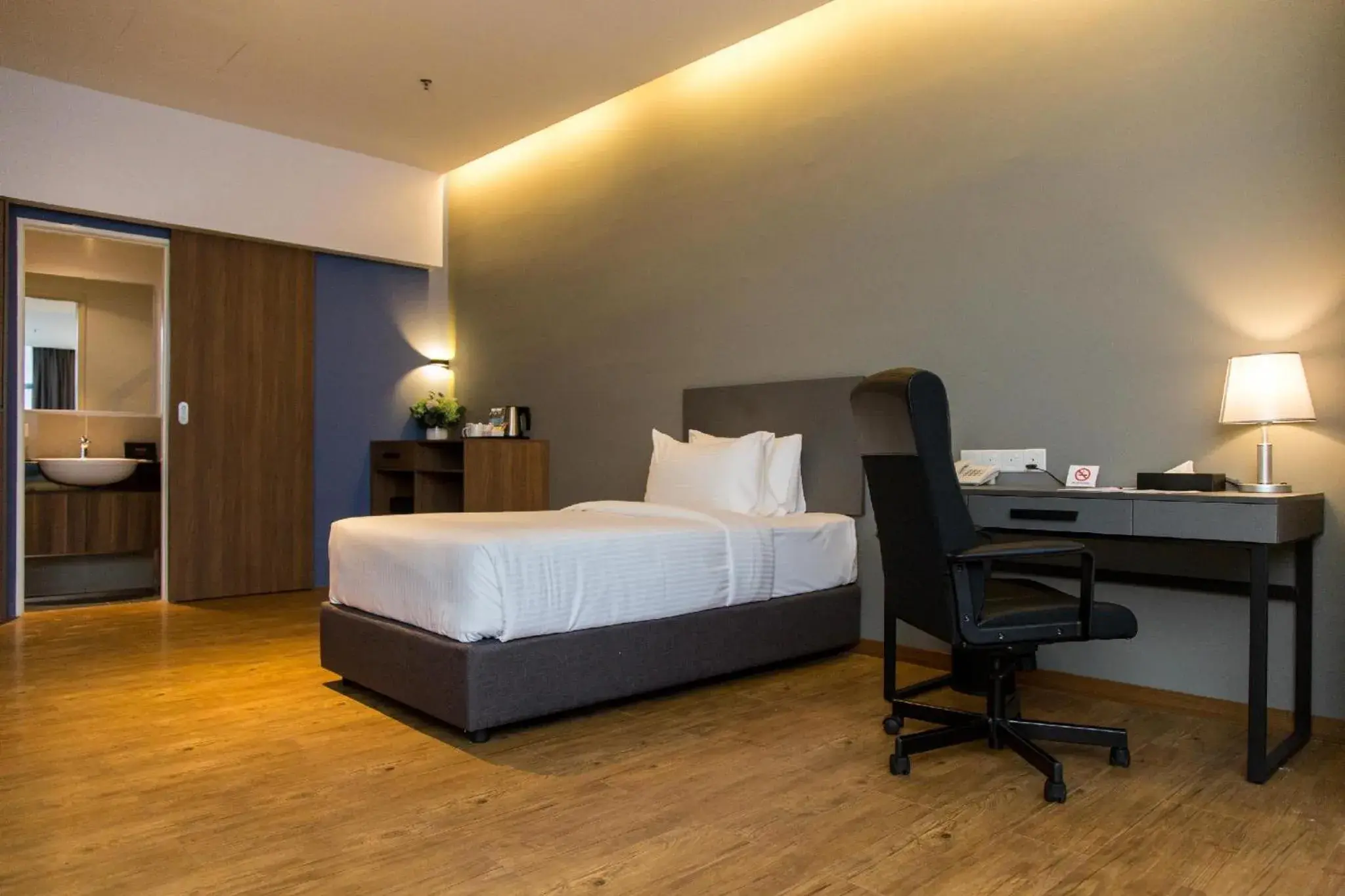 Deluxe Twin Room in Imperial Regency Suites & Kuala Lumpur Deluxe Twin Room in Imperial Regency Suites & Kuala Lumpur